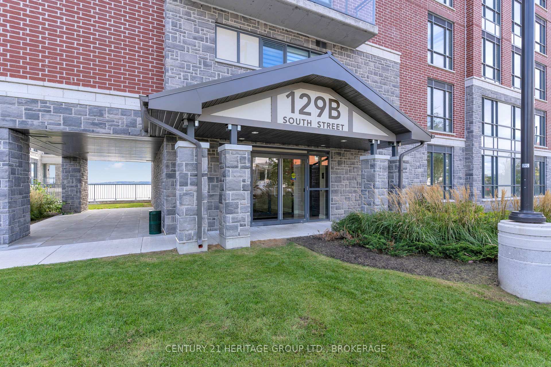 Photo 5 of Unit 321, 129B South Street, Gananoque — HOMEH