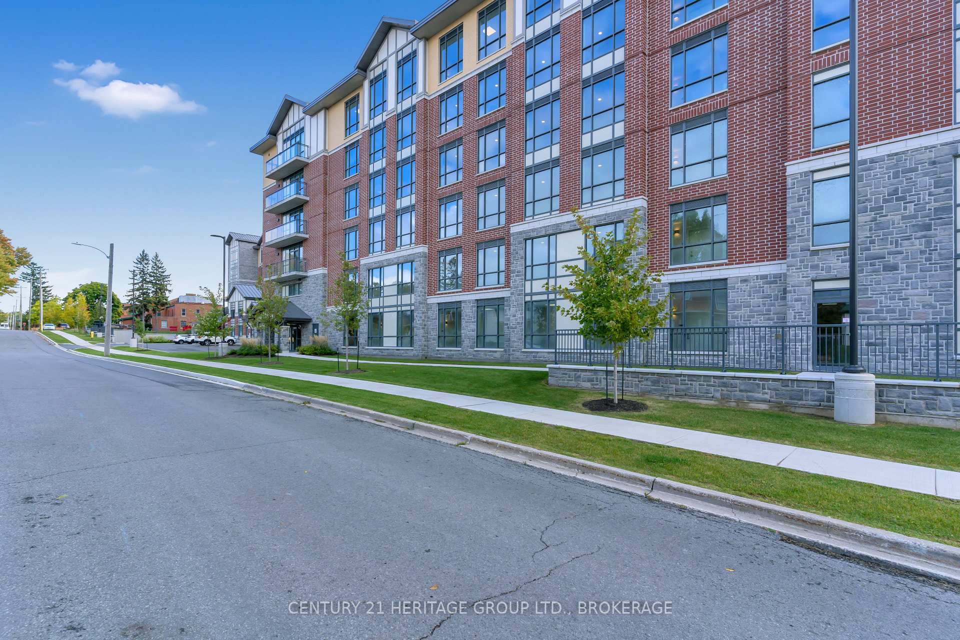 Photo 7 of Unit 321, 129B South Street, Gananoque — HOMEH
