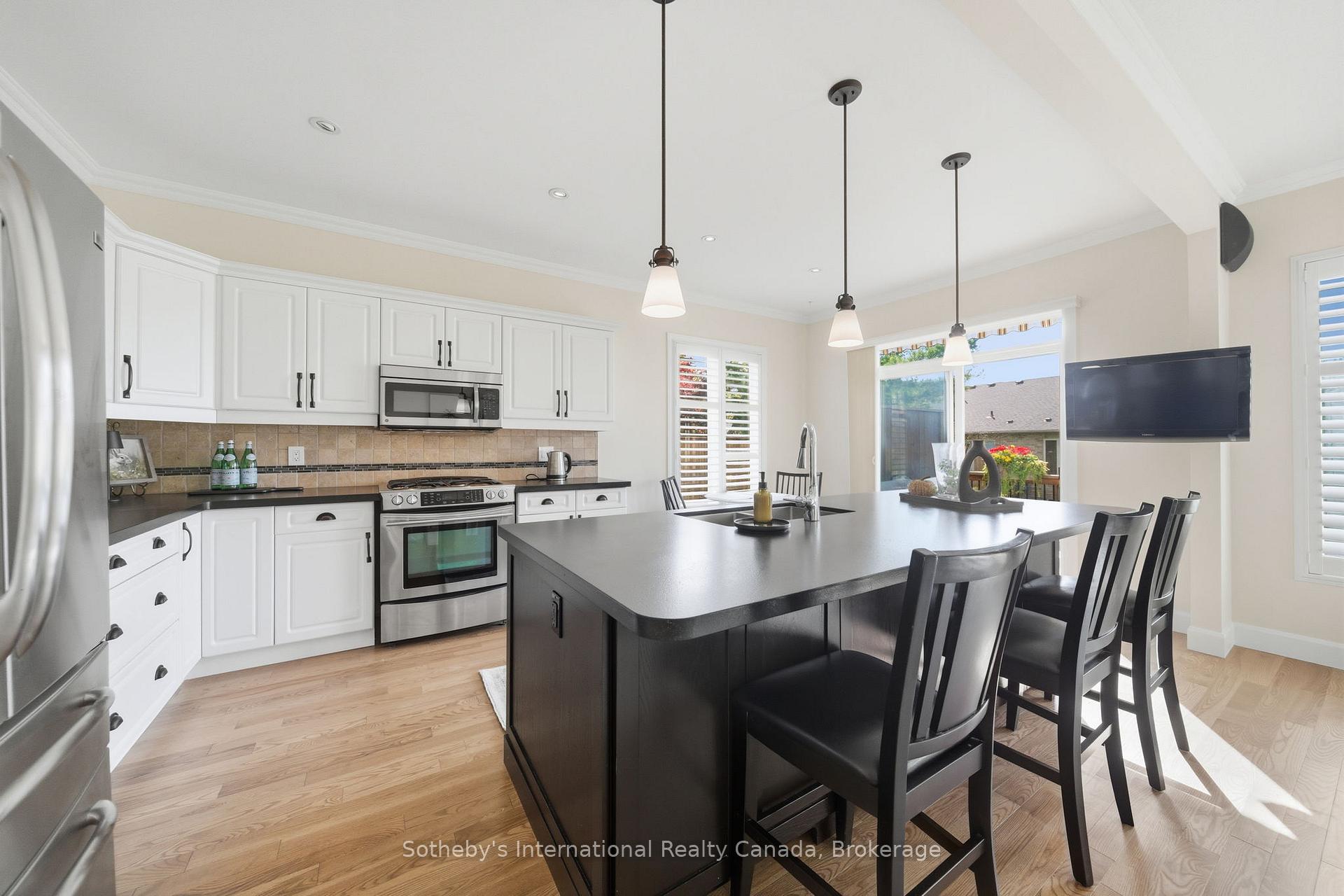 Photo 10 of Unit 6, 21 St Johns Drive, Middlesex Centre, Arva — HOMEH