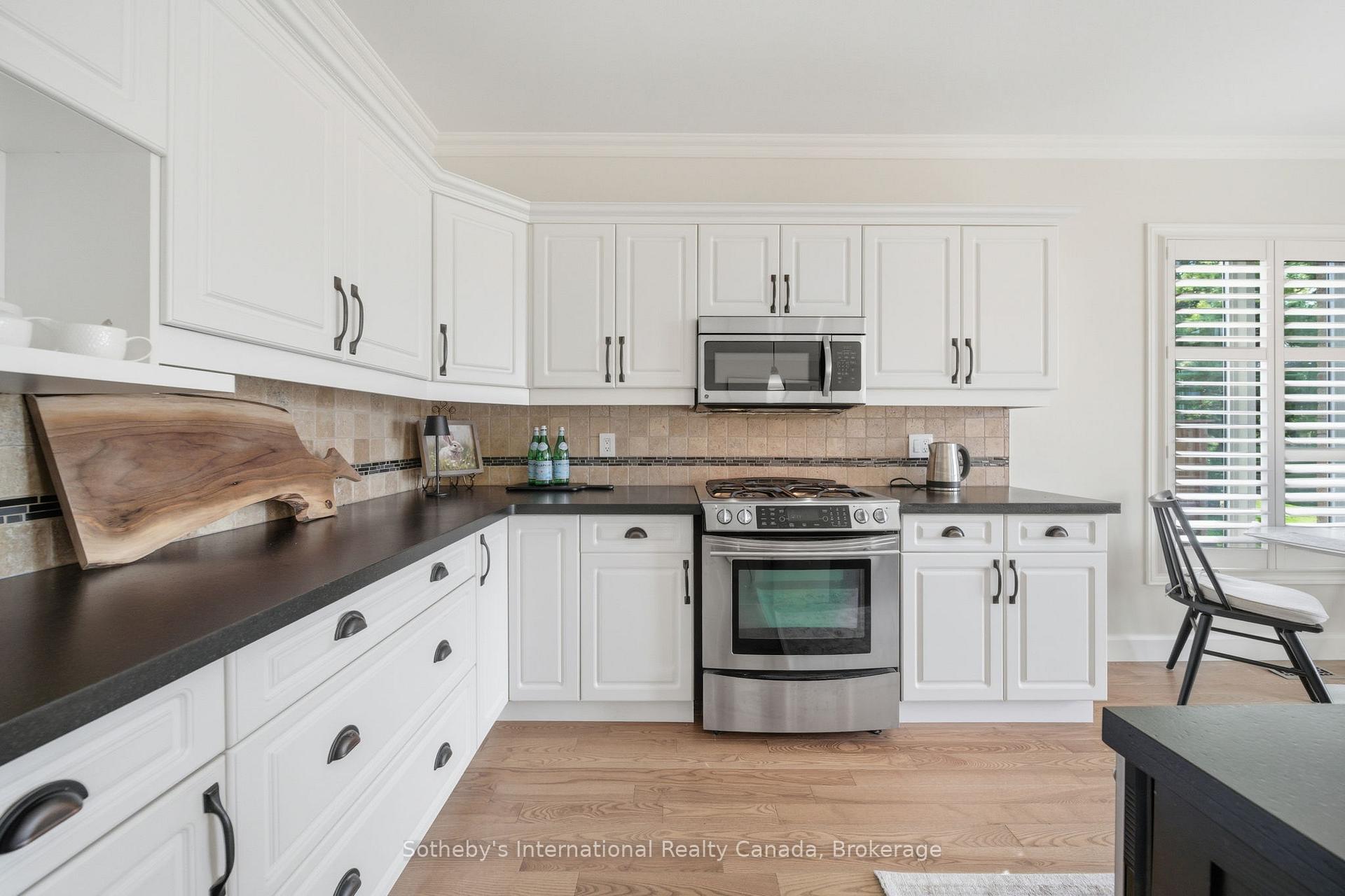 Photo 11 of Unit 6, 21 St Johns Drive, Middlesex Centre, Arva — HOMEH