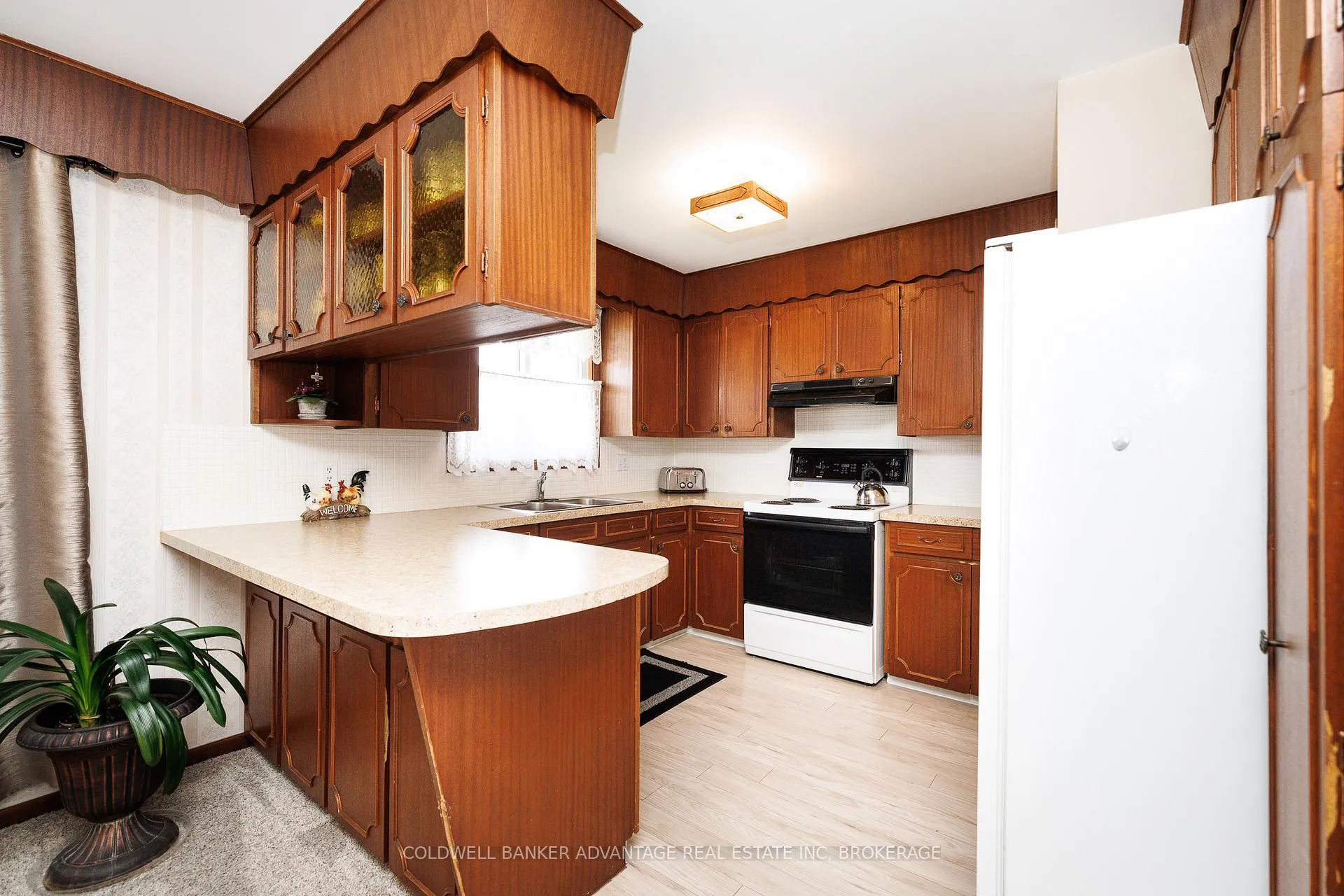 Photo 9 of 108 St. Andrews Avenue, Welland, Lincoln/Crowland — HOMEH
