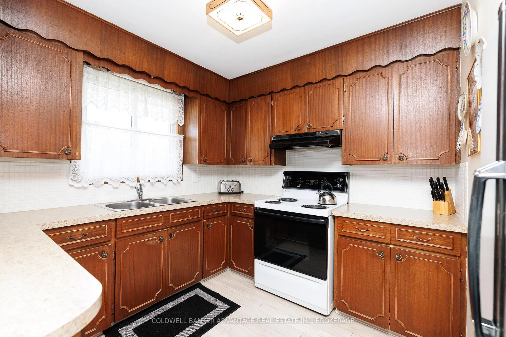 Photo 10 of 108 St. Andrews Avenue, Welland, Lincoln/Crowland — HOMEH