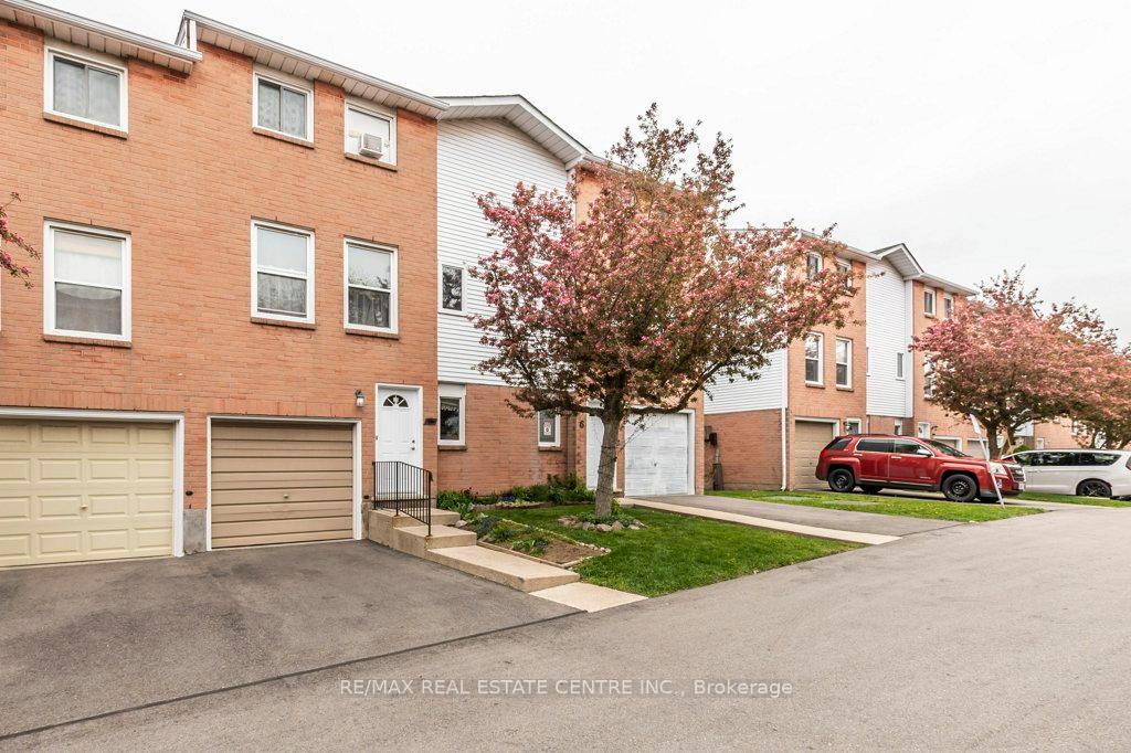 Photo 3 of Unit 5, 1255 Upper Gage Avenue, Hamilton, Quinndale — HOMEH