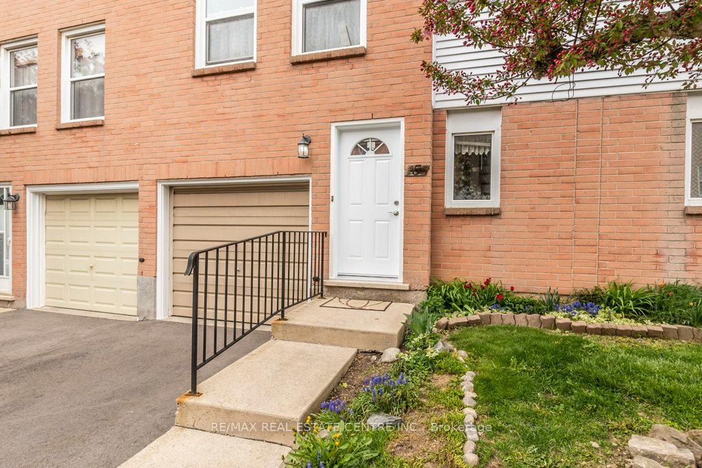 Photo 4 of Unit 5, 1255 Upper Gage Avenue, Hamilton, Quinndale — HOMEH