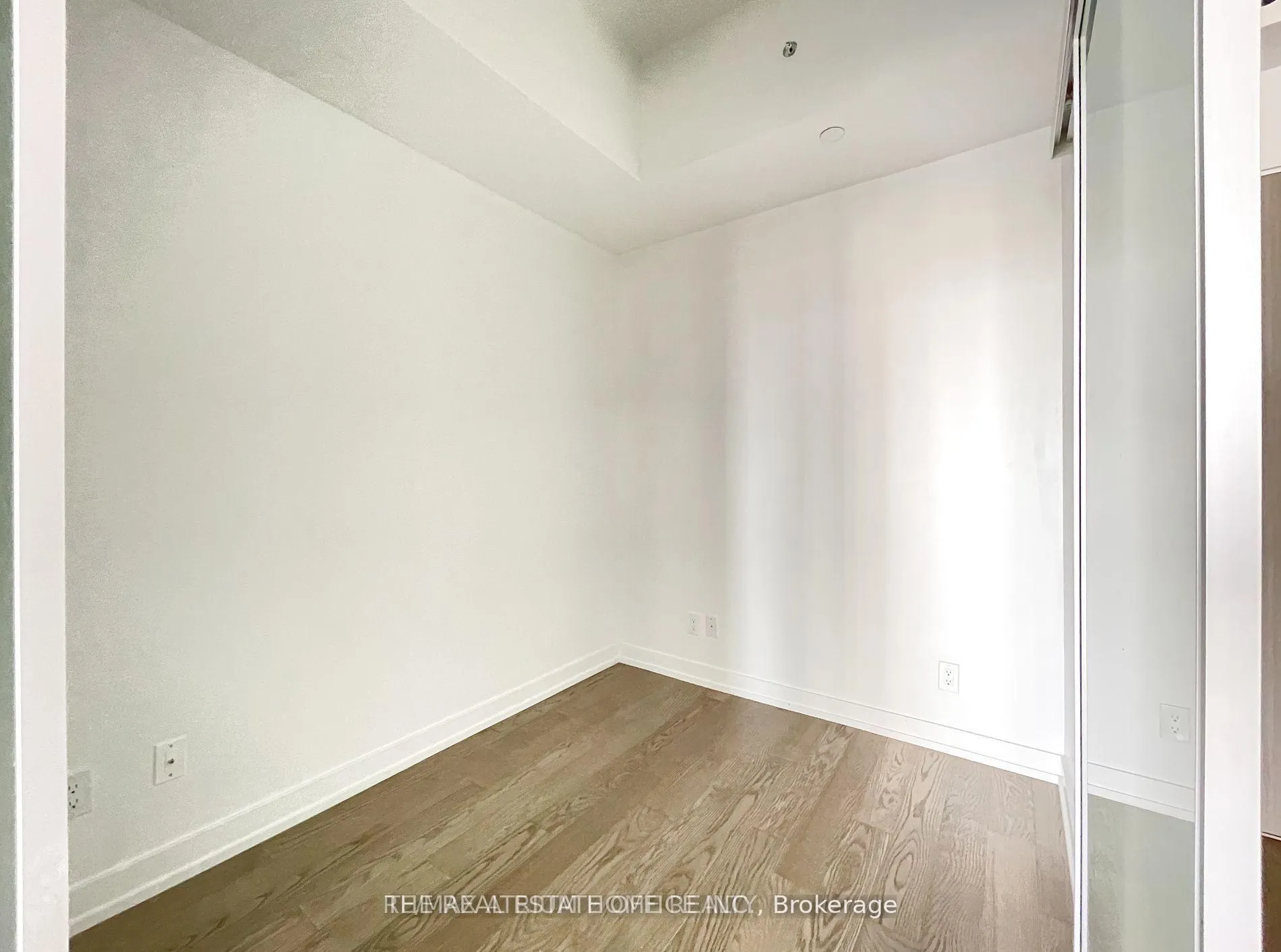 Photo 8 of Unit 2113, 161 Roehampton Avenue W, Toronto, Mount Pleasant West — HOMEH