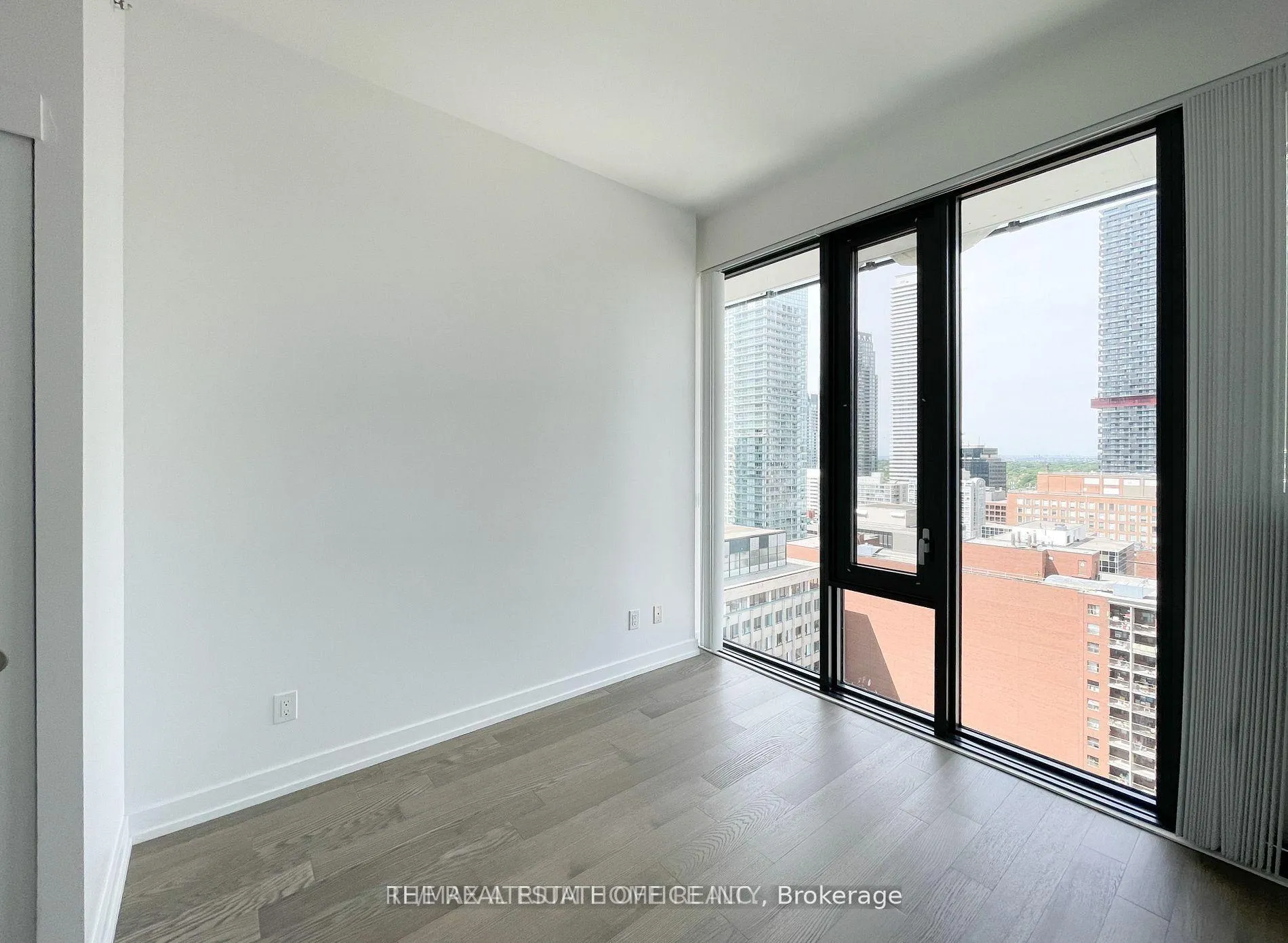 Photo 9 of Unit 2113, 161 Roehampton Avenue W, Toronto, Mount Pleasant West — HOMEH