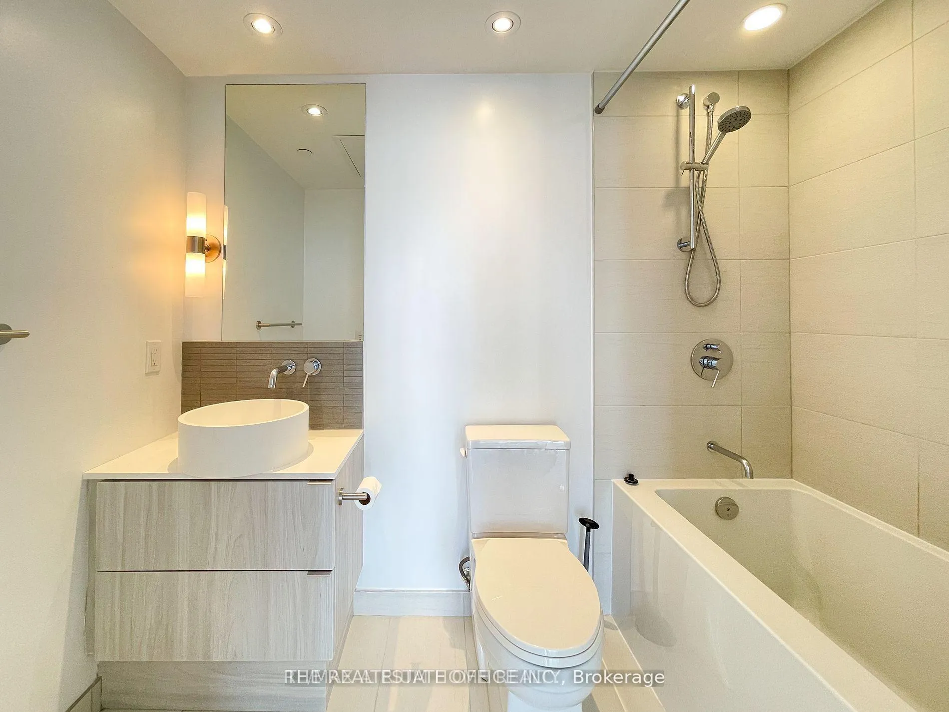 Photo 11 of Unit 2113, 161 Roehampton Avenue W, Toronto, Mount Pleasant West — HOMEH