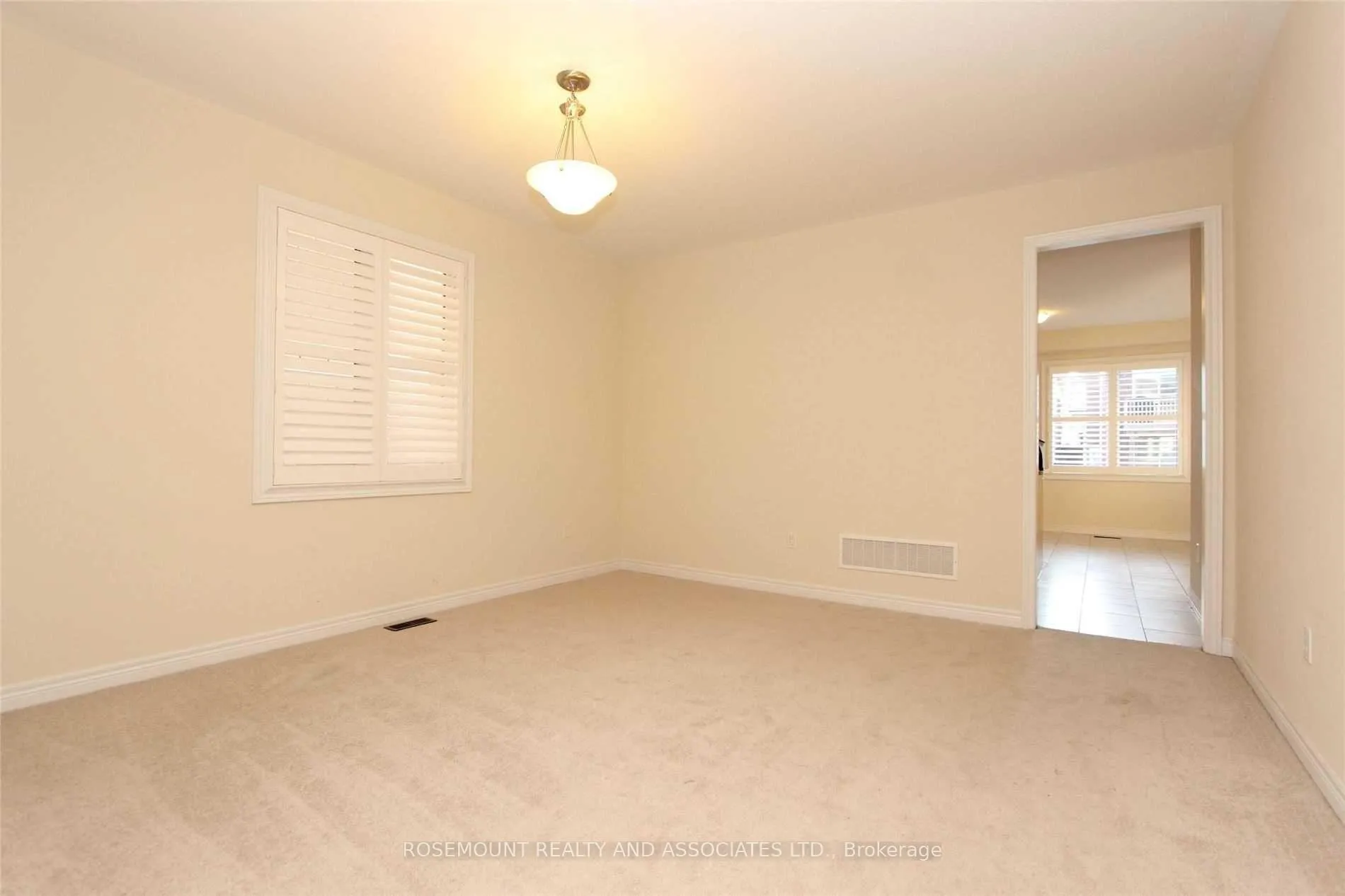 Photo 4 of 42 Barchard Street, Clarington, Newcastle — HOMEH