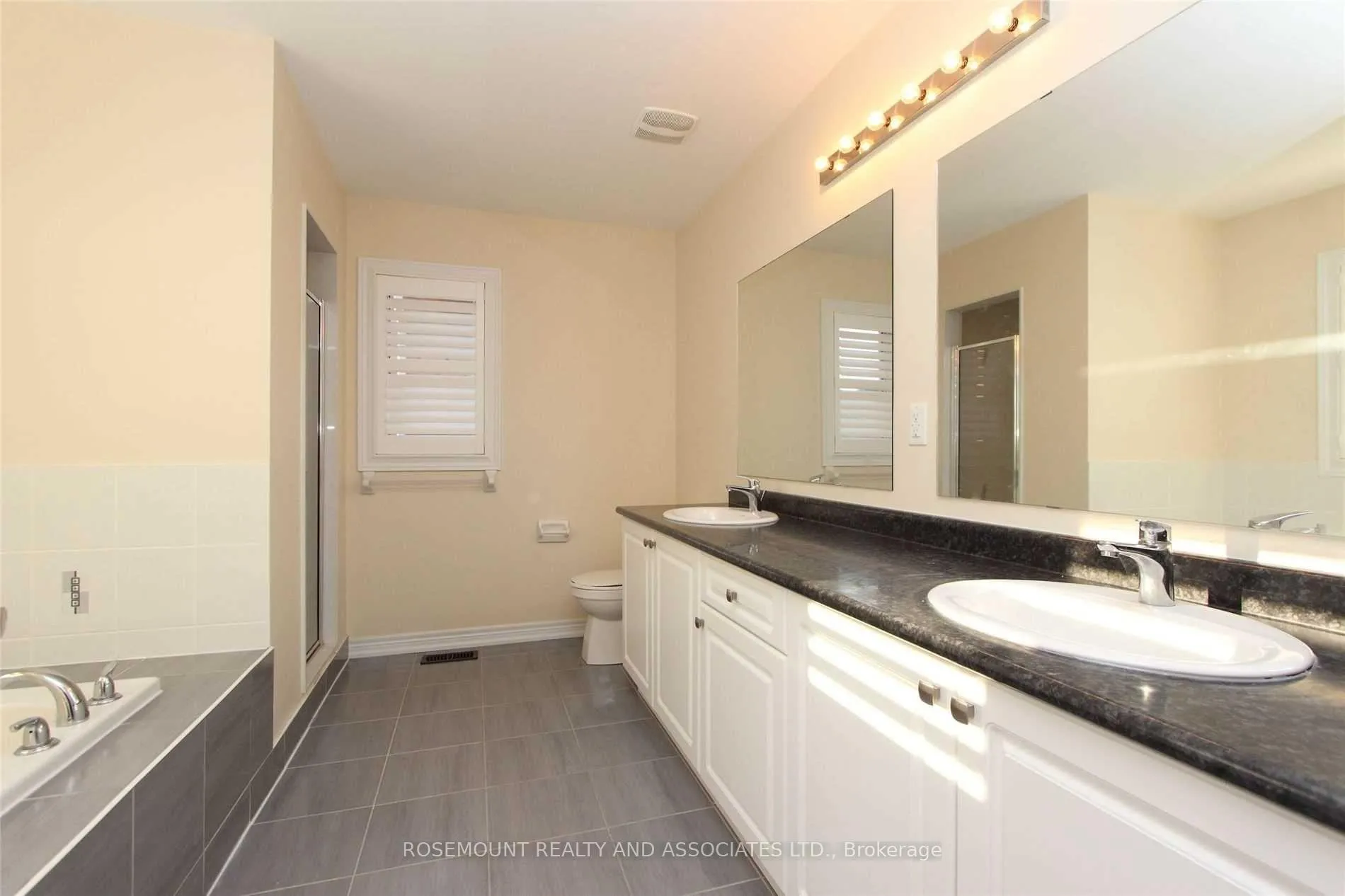 Photo 12 of 42 Barchard Street, Clarington, Newcastle — HOMEH