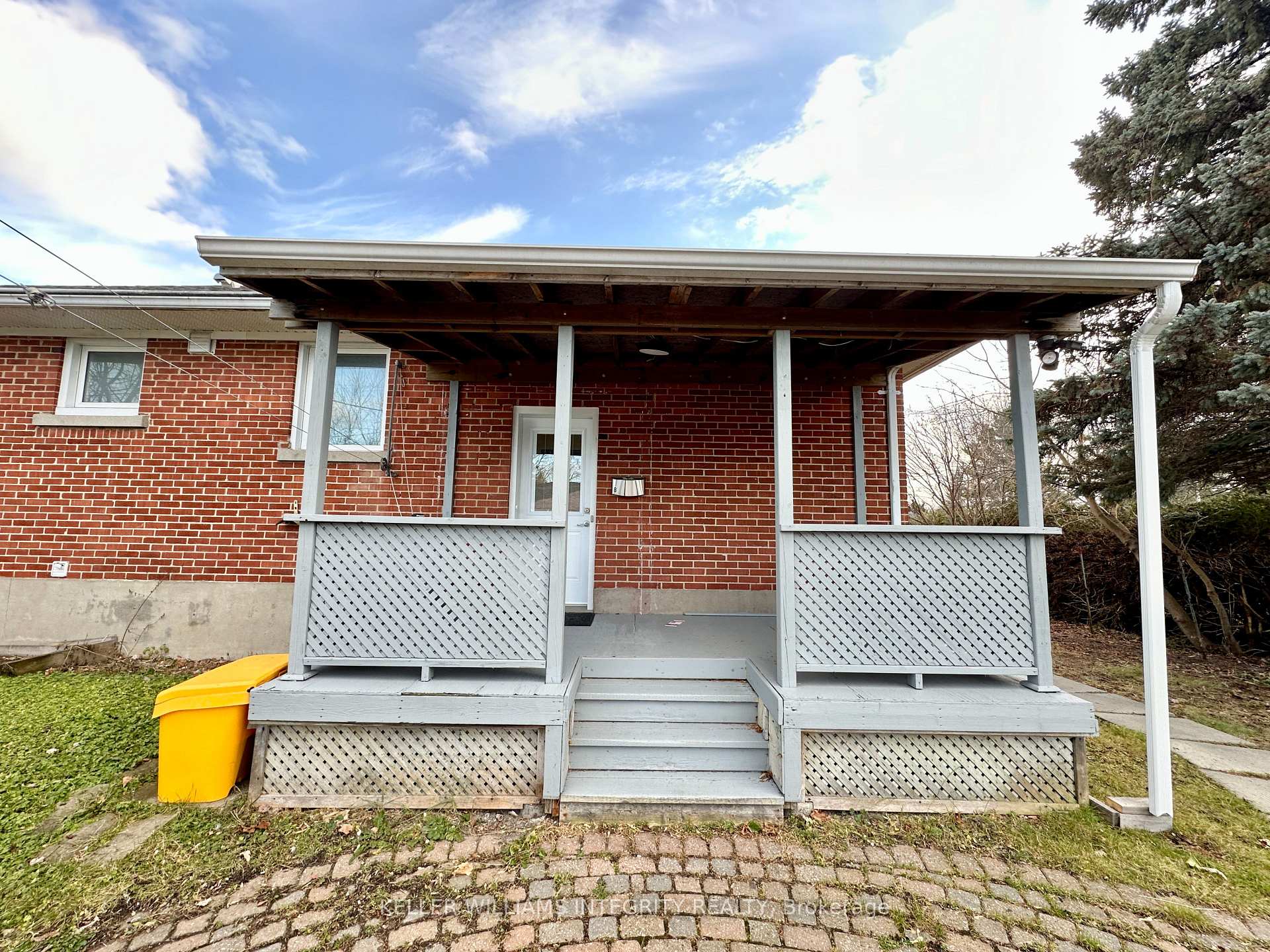 Photo 2 of Unit B, 31 Vanson Avenue, Ottawa, City View/Skyline/Fisher Heights/Parkwood Hills — HOMEH