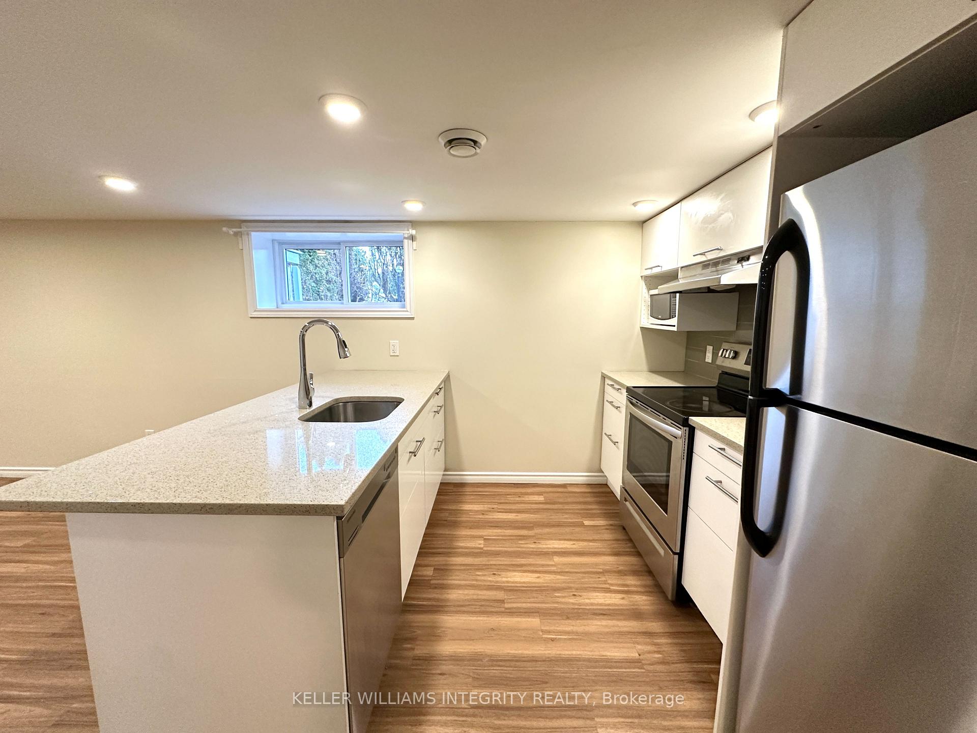 Photo 7 of Unit B, 31 Vanson Avenue, Ottawa, City View/Skyline/Fisher Heights/Parkwood Hills — HOMEH