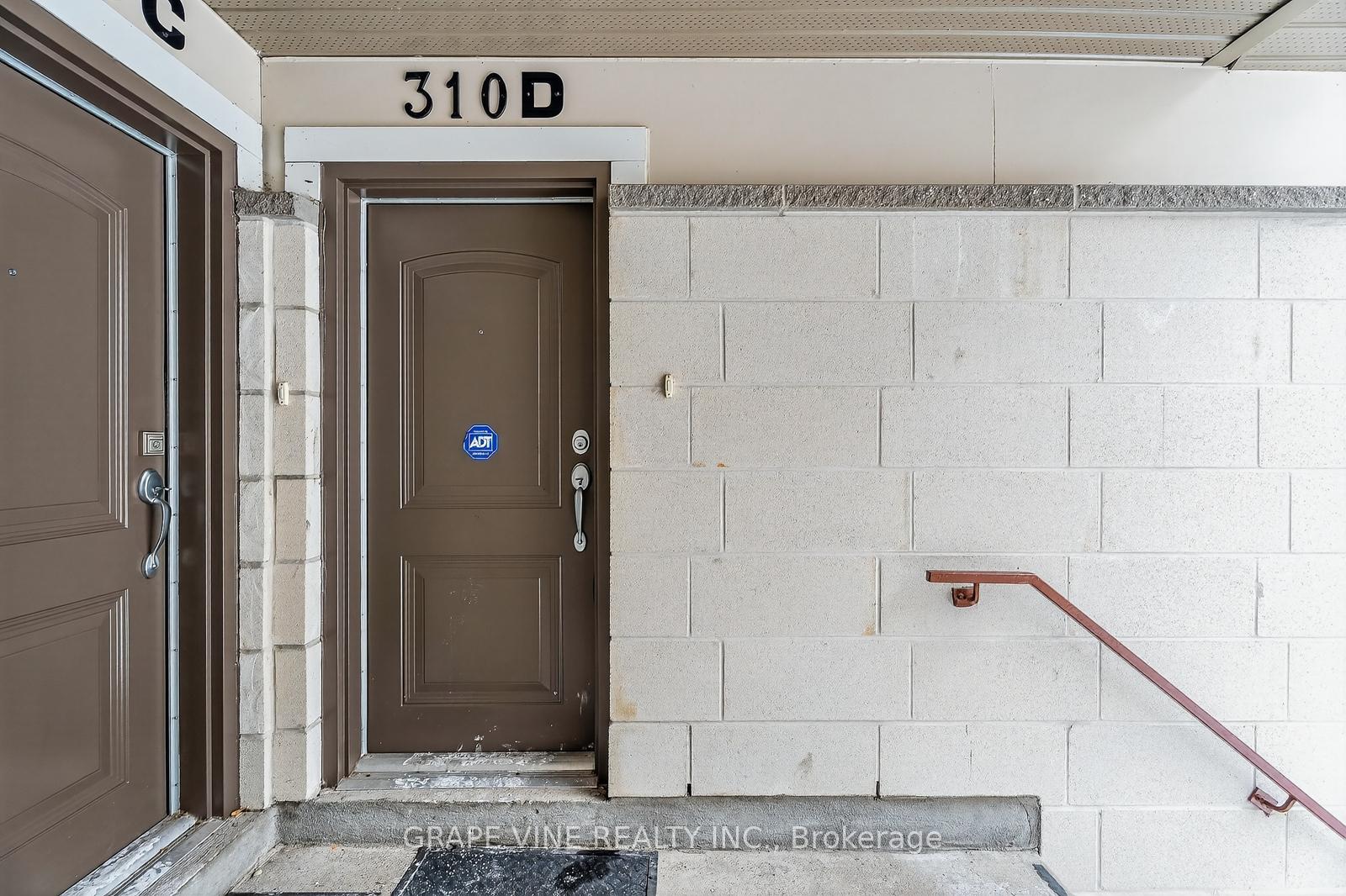 Photo 3 of Unit D, 310 Everest Private, Ottawa, Elmvale Acres — HOMEH