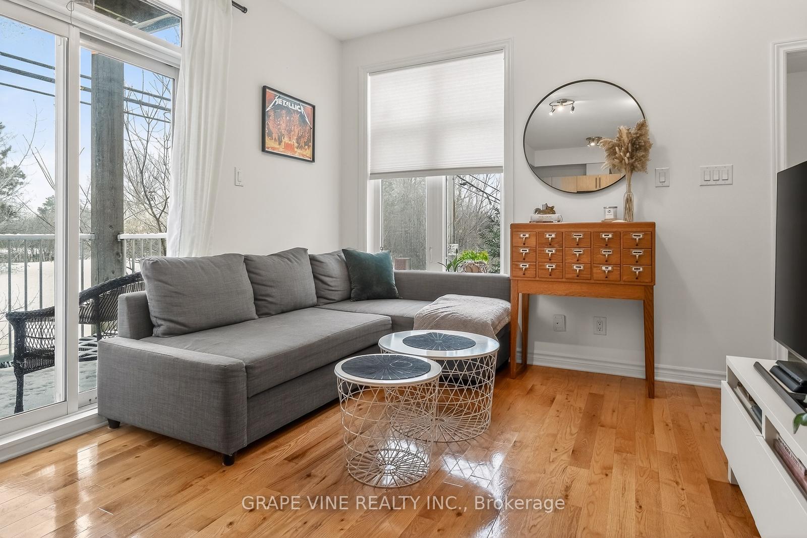 Photo 8 of Unit D, 310 Everest Private, Ottawa, Elmvale Acres — HOMEH