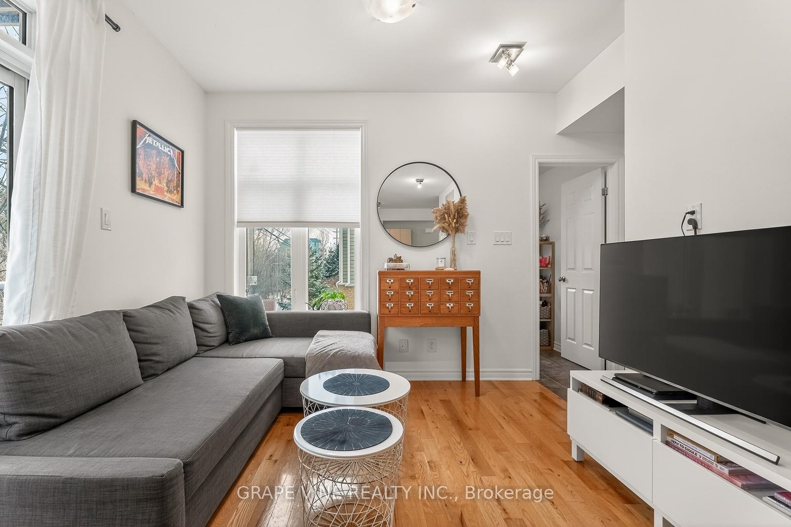 Photo 10 of Unit D, 310 Everest Private, Ottawa, Elmvale Acres — HOMEH