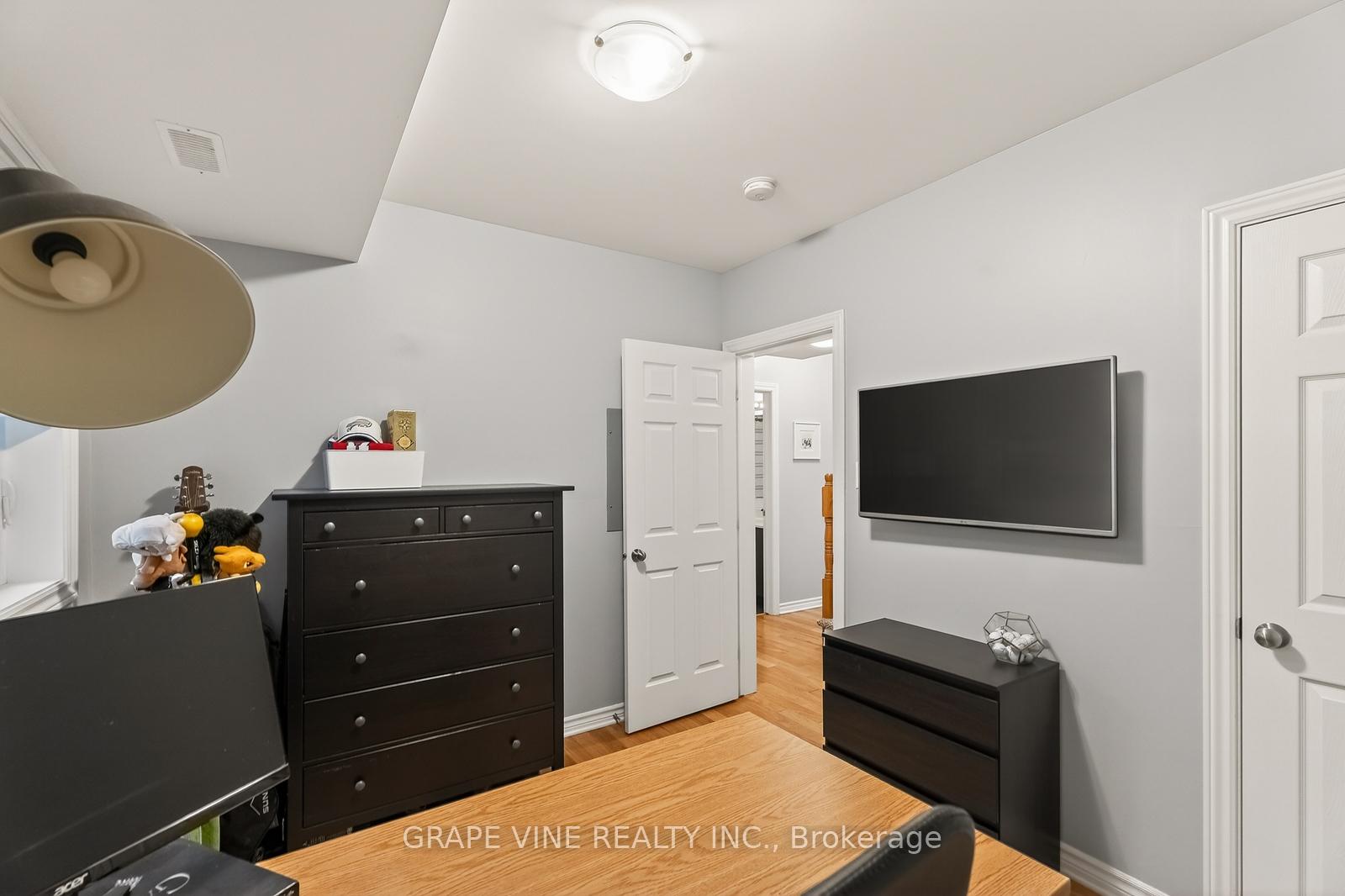 Photo 27 of Unit D, 310 Everest Private, Ottawa, Elmvale Acres — HOMEH