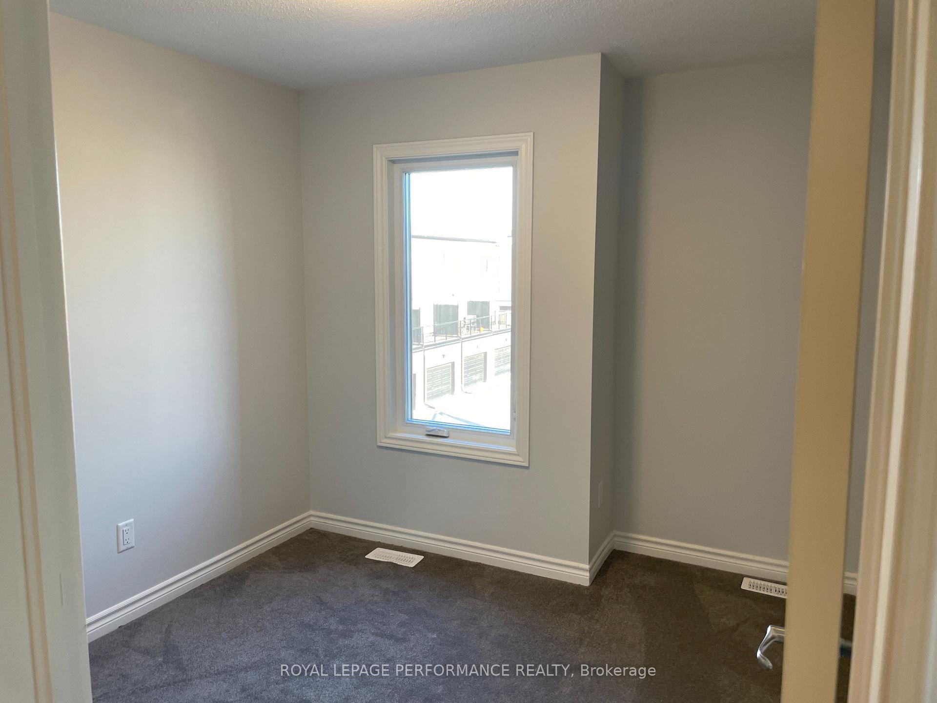 Photo 9 of Unit 18, 704 Kizis Private, Ottawa, CFB Rockcliffe and Area — HOMEH