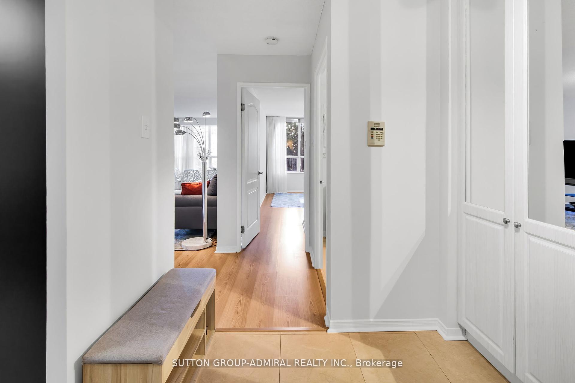 Photo 4 of Unit 317, 11 Townsgate Drive, Vaughan, Crestwood-Springfarm-Yorkhill — HOMEH