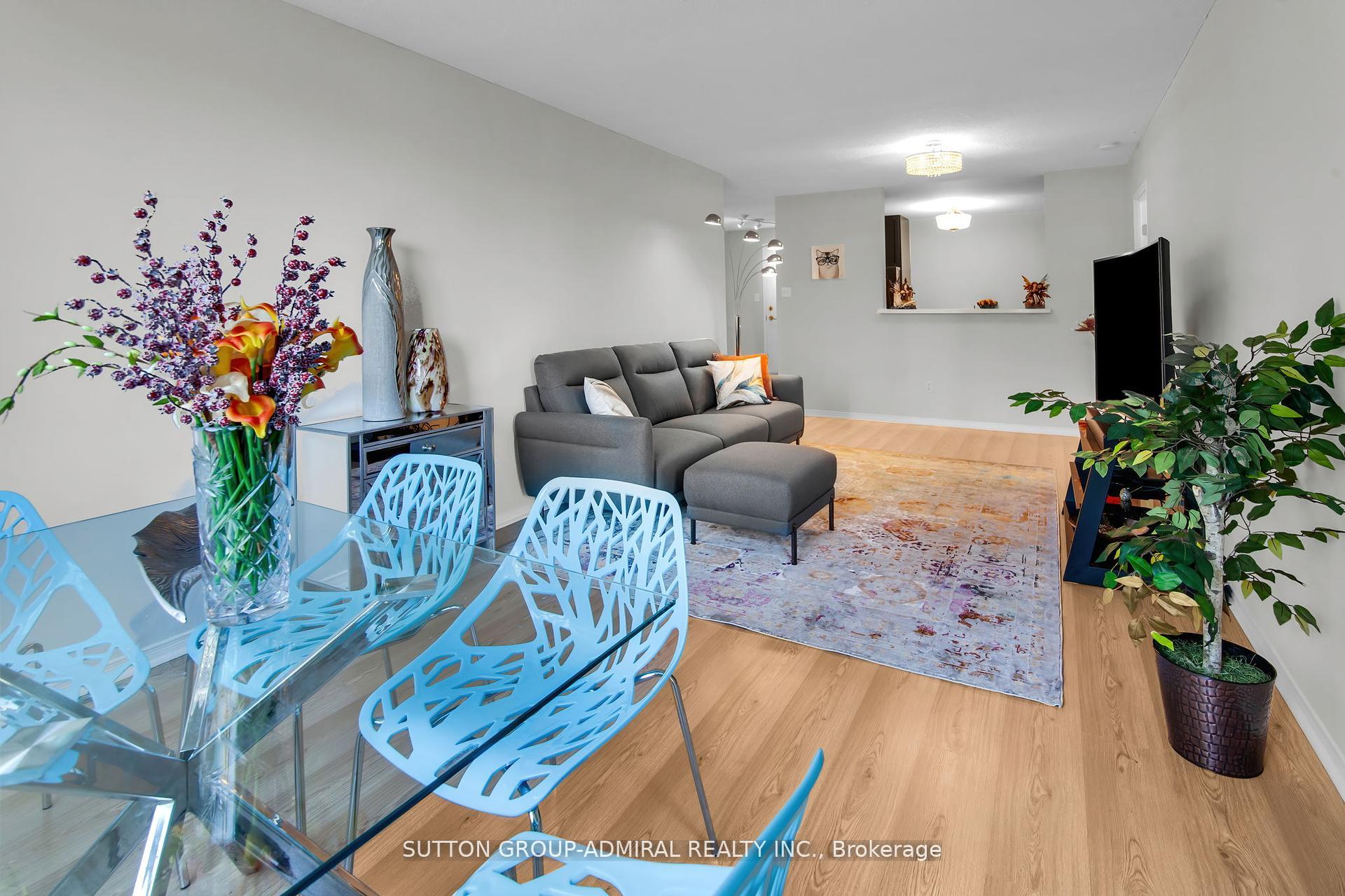 Photo 10 of Unit 317, 11 Townsgate Drive, Vaughan, Crestwood-Springfarm-Yorkhill — HOMEH