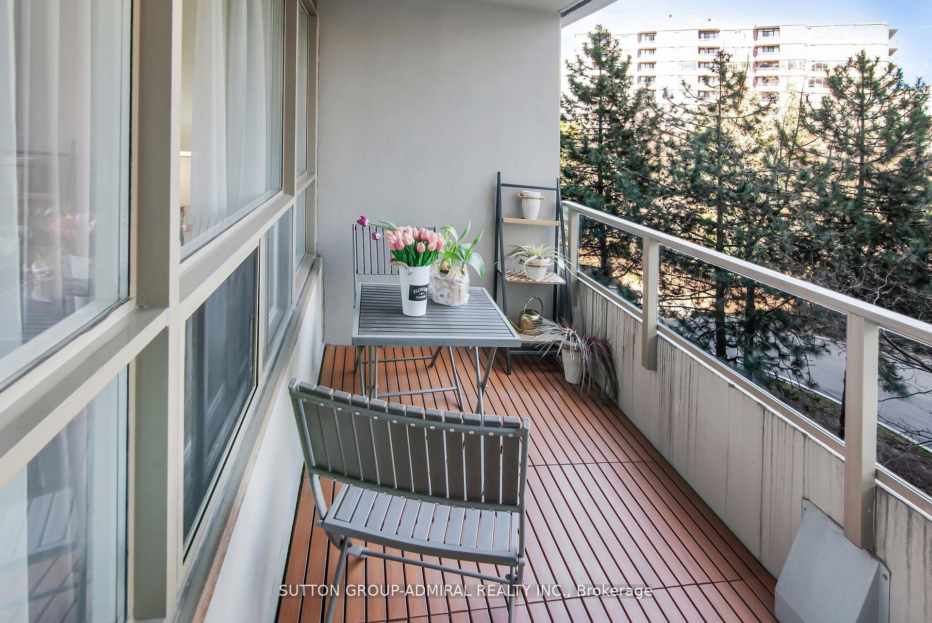 Photo 12 of Unit 317, 11 Townsgate Drive, Vaughan, Crestwood-Springfarm-Yorkhill — HOMEH