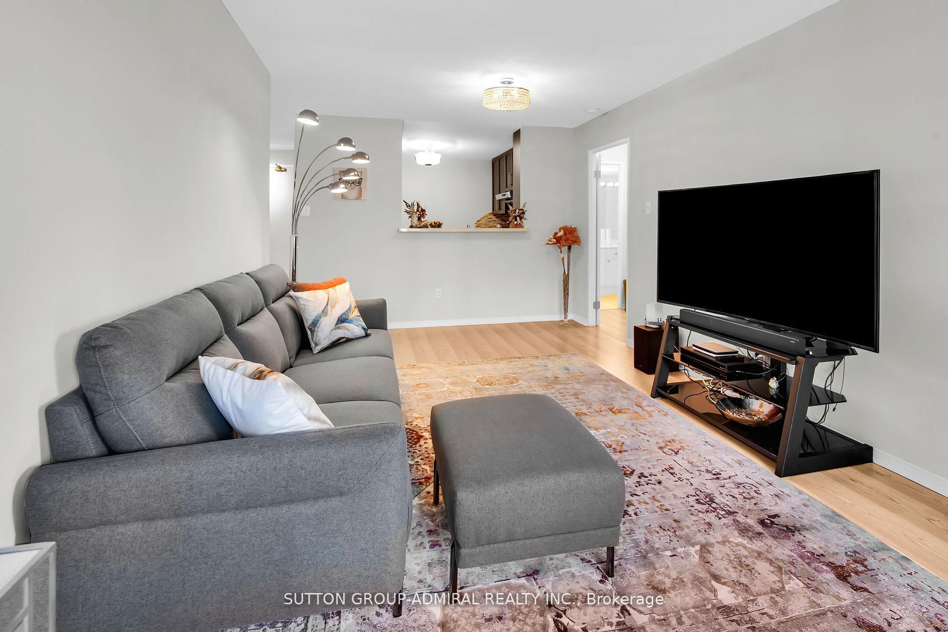 Photo 18 of Unit 317, 11 Townsgate Drive, Vaughan, Crestwood-Springfarm-Yorkhill — HOMEH