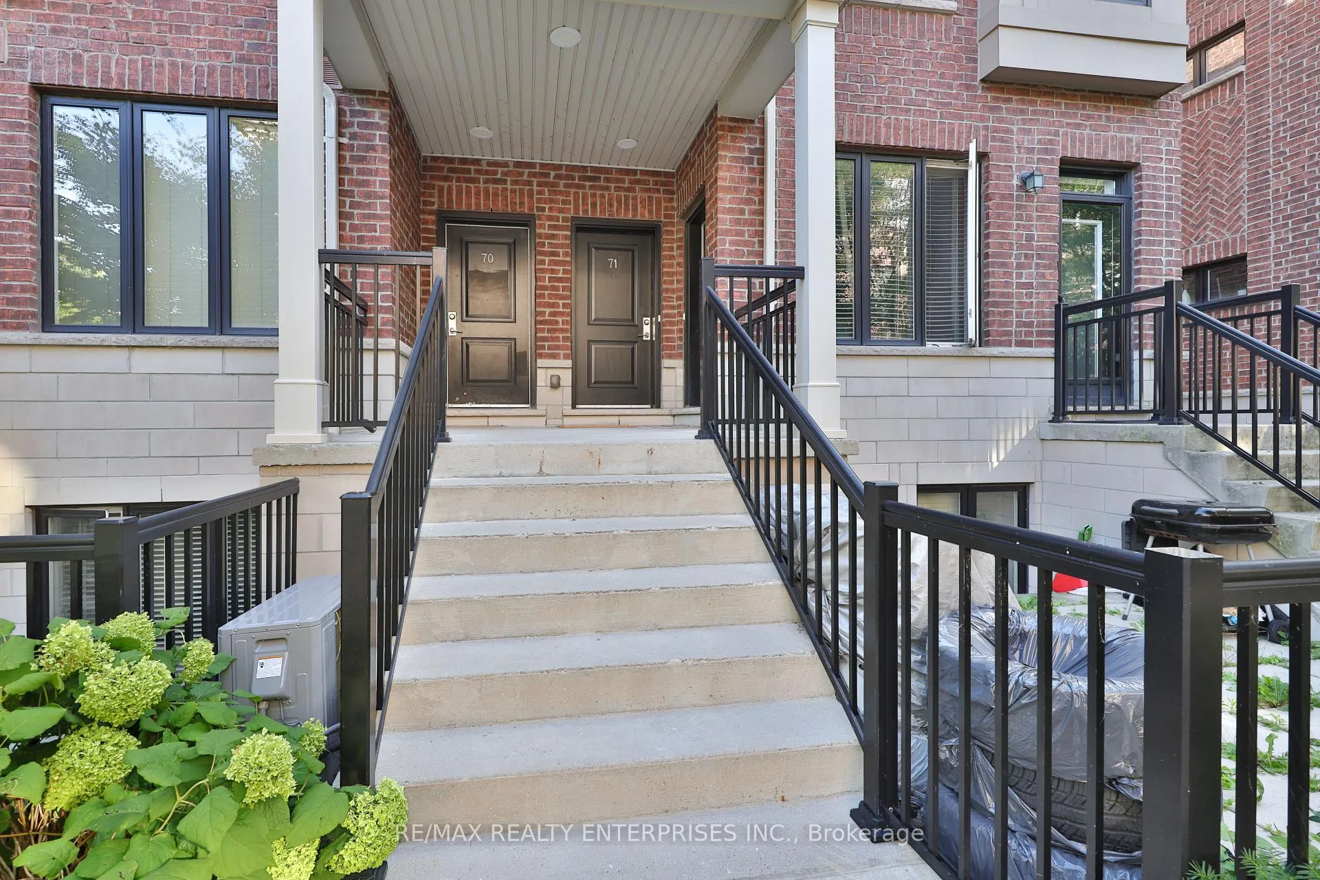 Photo 3 of Unit 71, 130 Twenty Fourth Street, Etobicoke, Long Branch — HOMEH