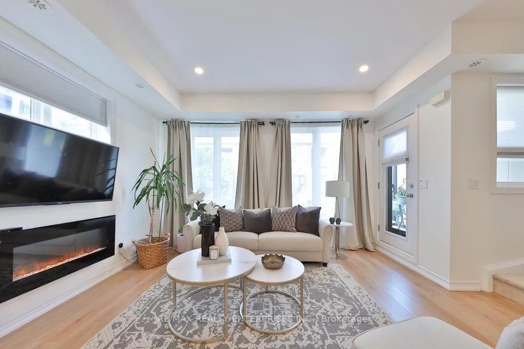 Photo 4 of Unit 71, 130 Twenty Fourth Street, Etobicoke, Long Branch — HOMEH