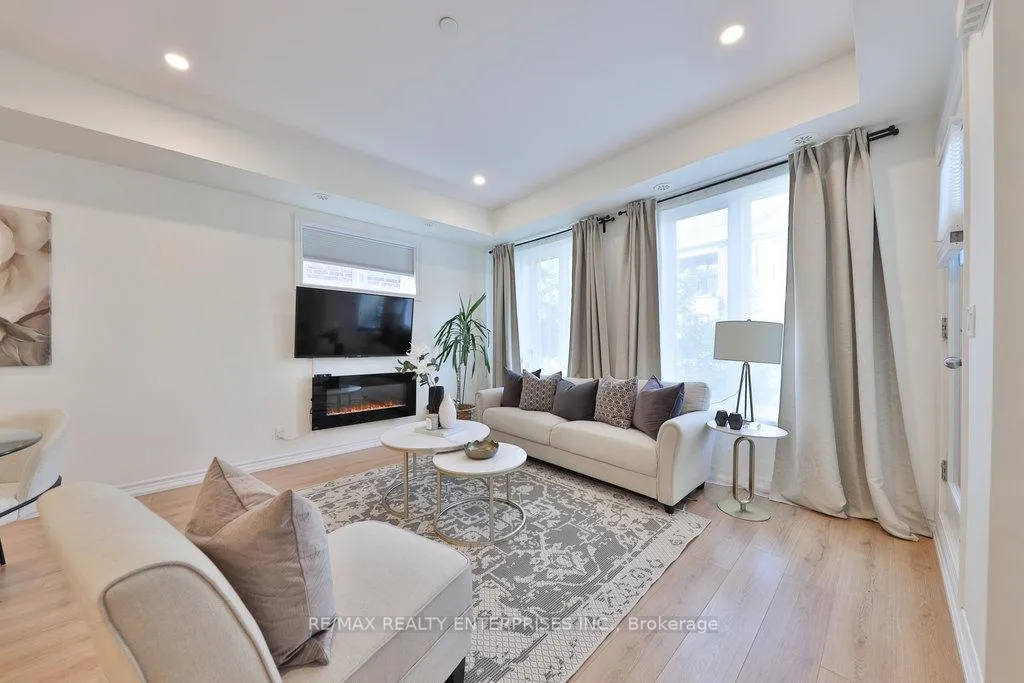 Photo 5 of Unit 71, 130 Twenty Fourth Street, Etobicoke, Long Branch — HOMEH