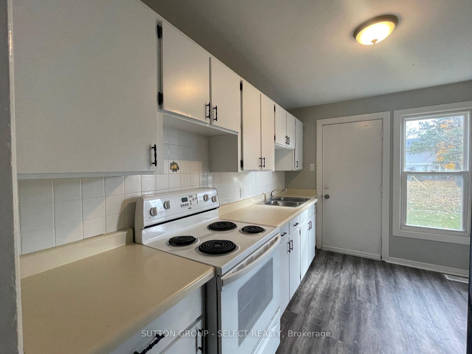 Photo 10 of 14 St Charles Street, Huron East, Vanastra — HOMEH