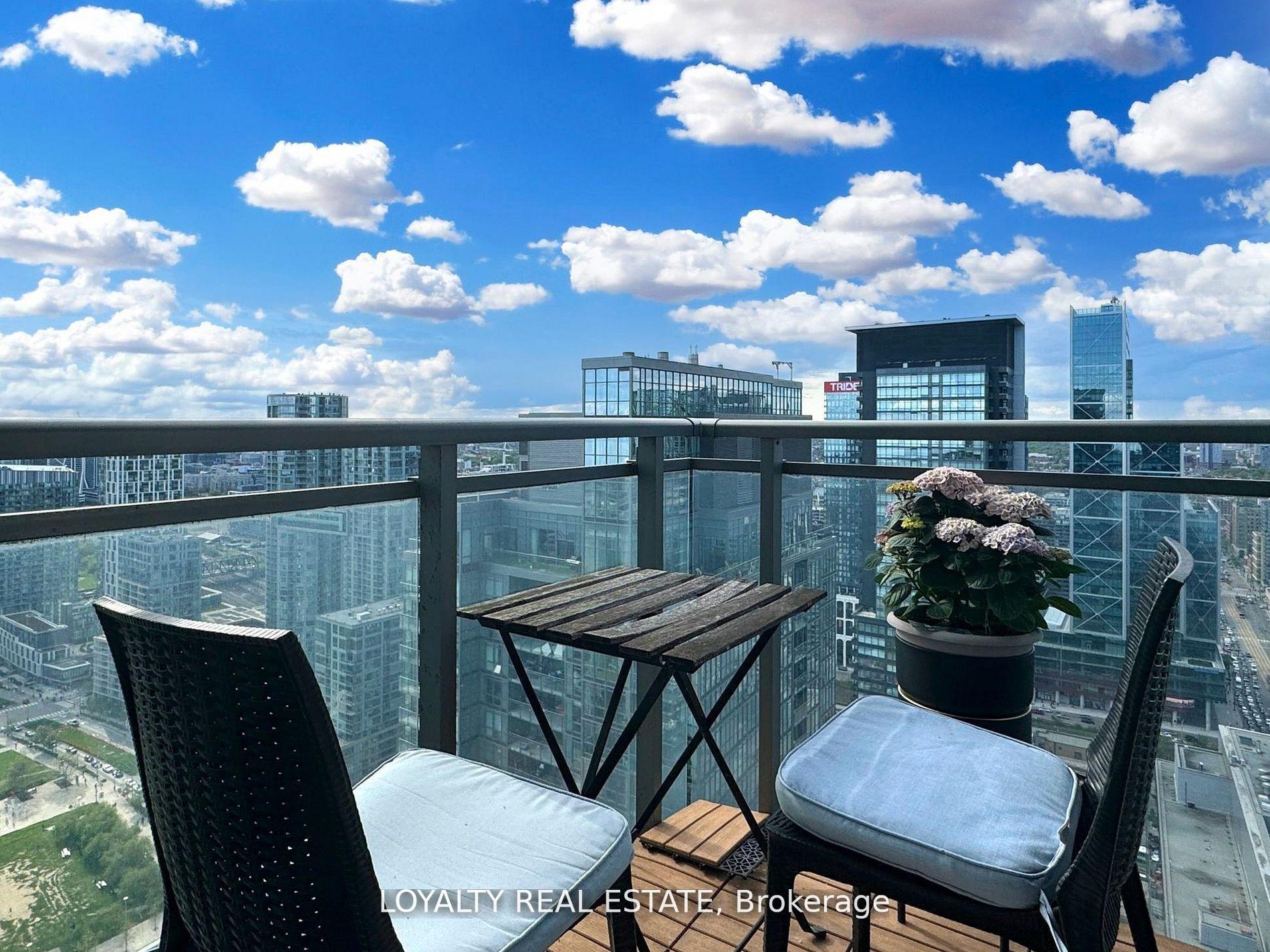 Photo 7 of Unit 5203, 11 Brunel Court, Toronto, Waterfront Communities — HOMEH