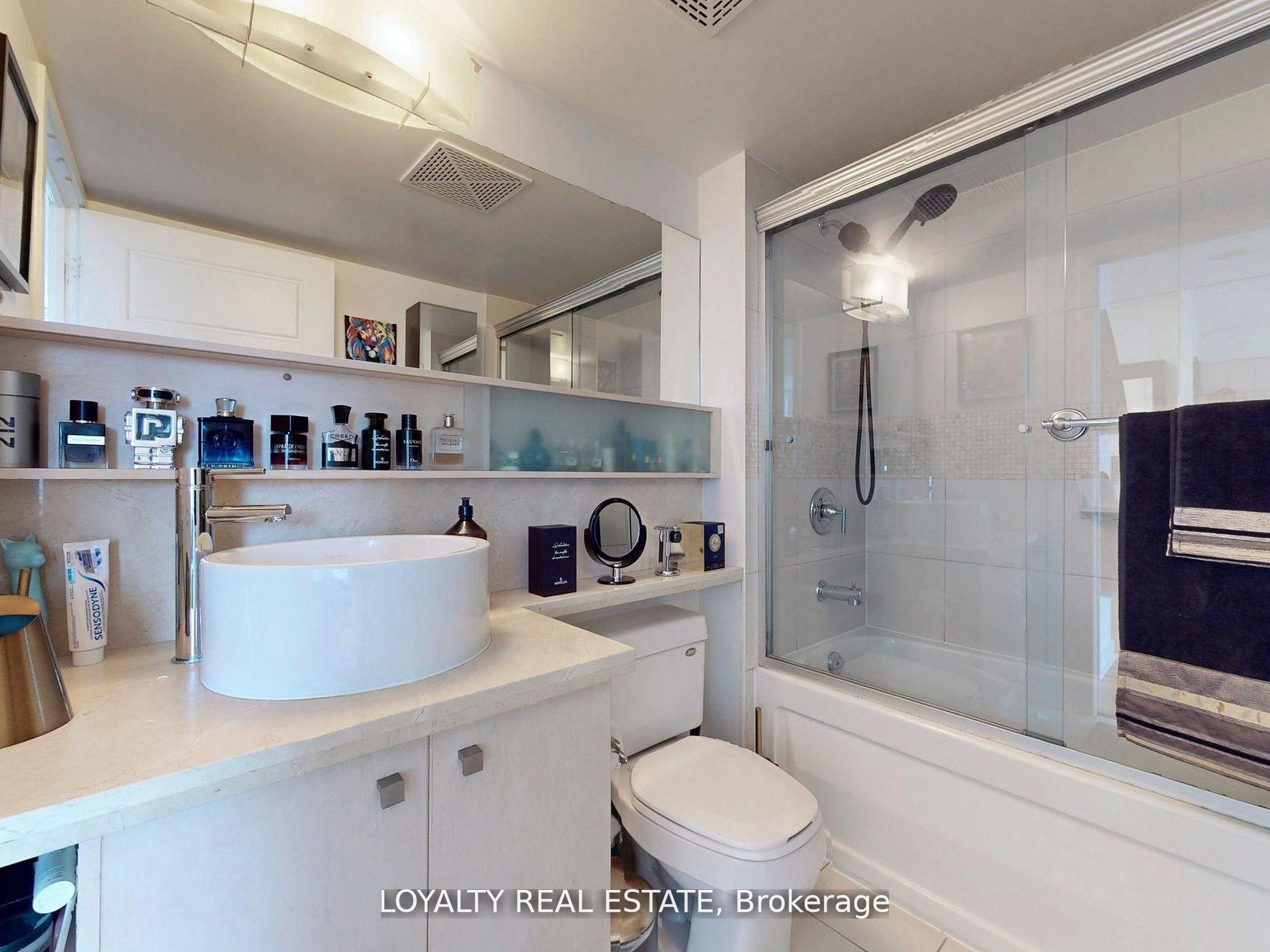 Photo 26 of Unit 5203, 11 Brunel Court, Toronto, Waterfront Communities — HOMEH