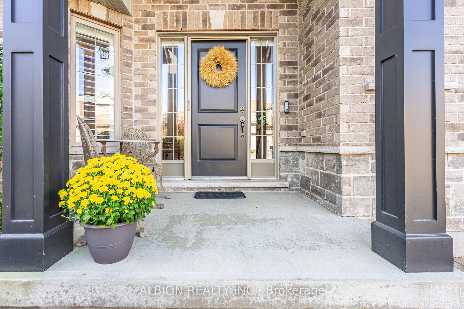 Photo 2 of Unit Unit #1, 8 Reddington Drive, Caledon, Rural Caledon — HOMEH