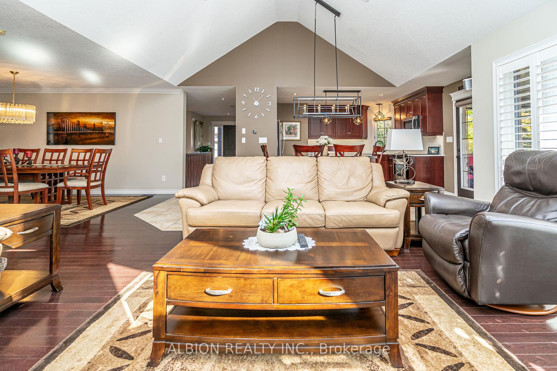 Photo 9 of Unit Unit #1, 8 Reddington Drive, Caledon, Rural Caledon — HOMEH