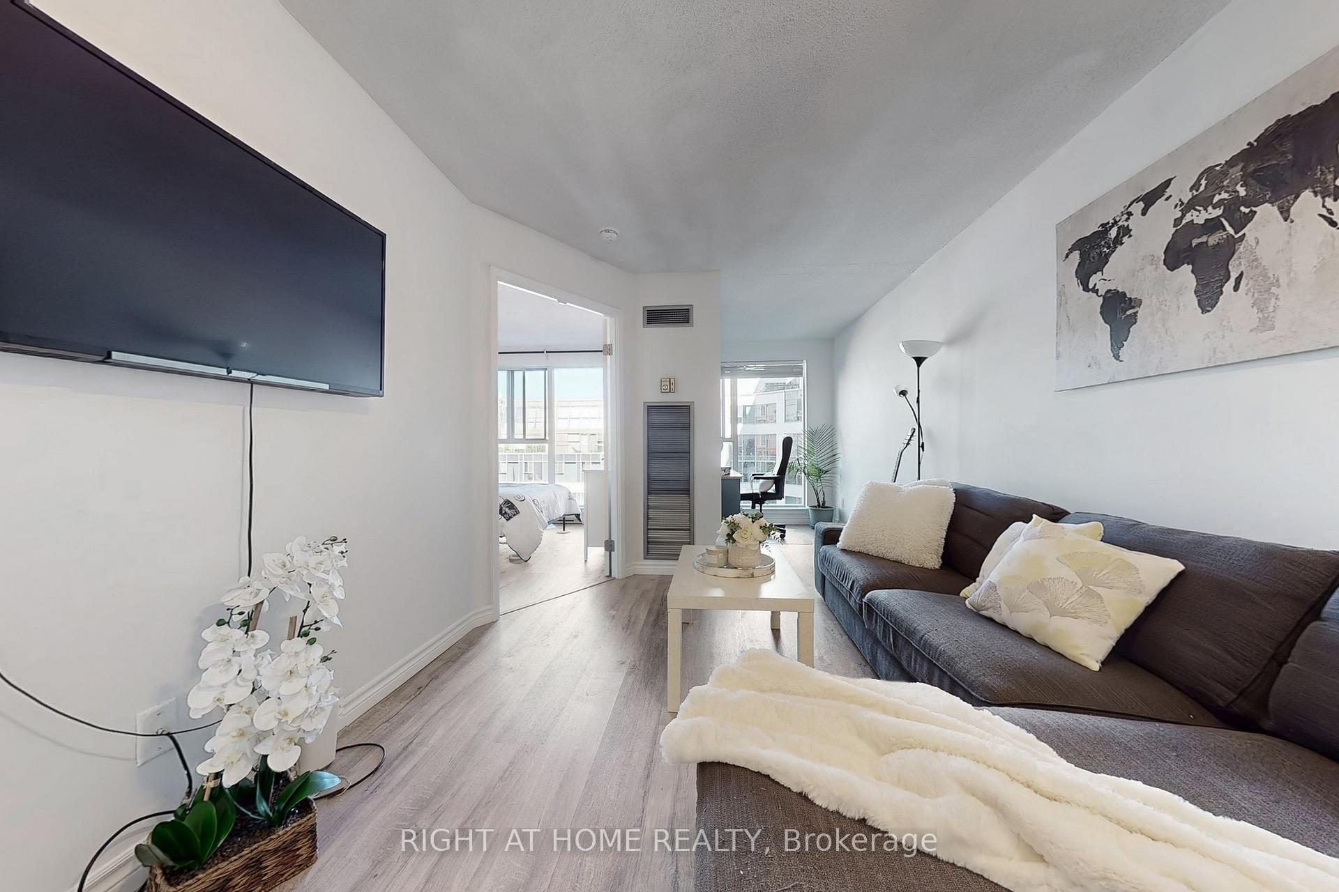 Photo 2 of Unit 705, 222 The Esplanade Avenue, Toronto, Waterfront Communities — HOMEH