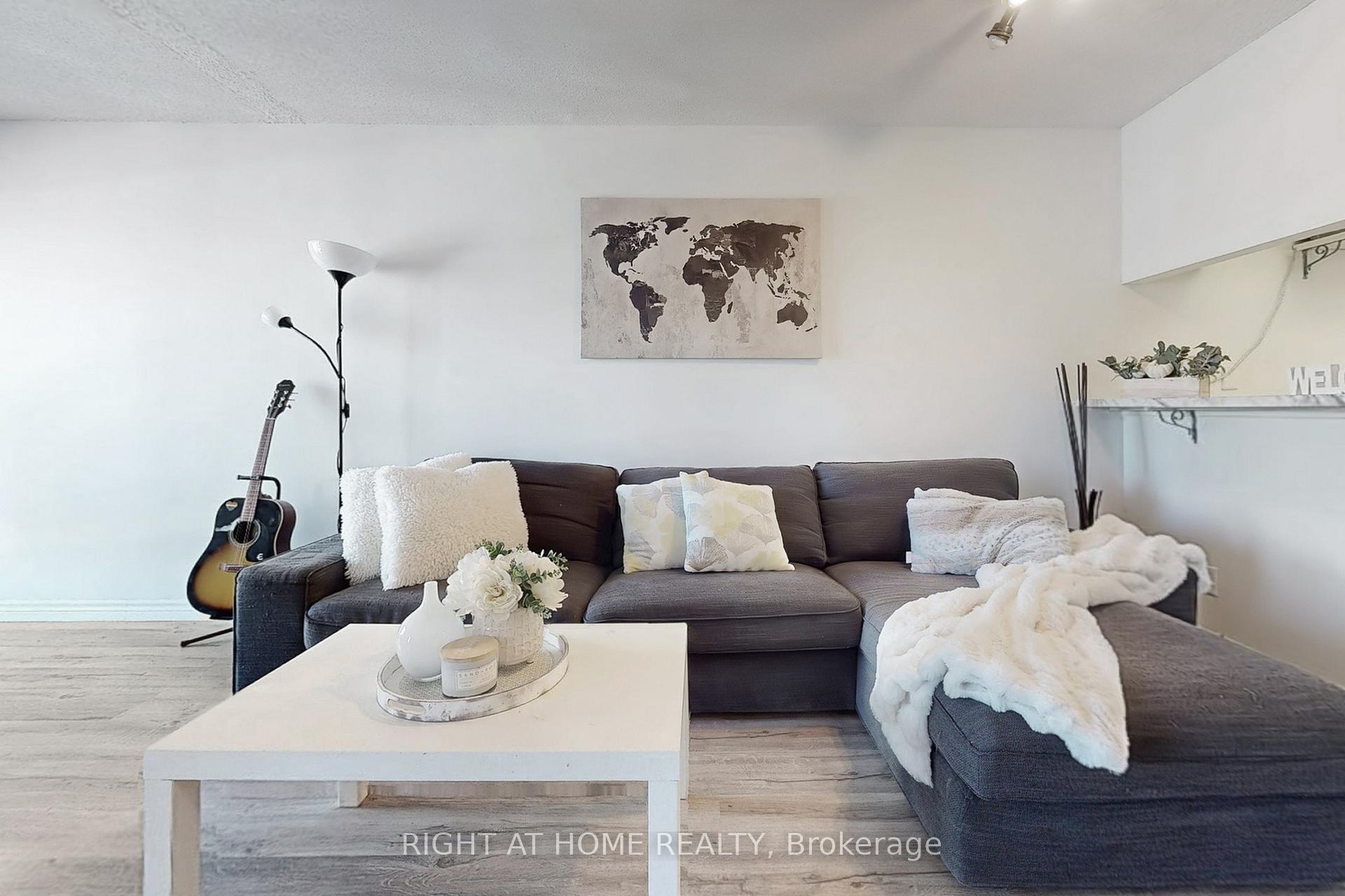 Photo 3 of Unit 705, 222 The Esplanade Avenue, Toronto, Waterfront Communities — HOMEH
