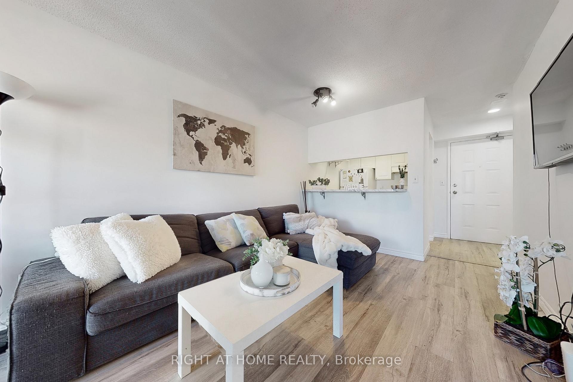Photo 4 of Unit 705, 222 The Esplanade Avenue, Toronto, Waterfront Communities — HOMEH
