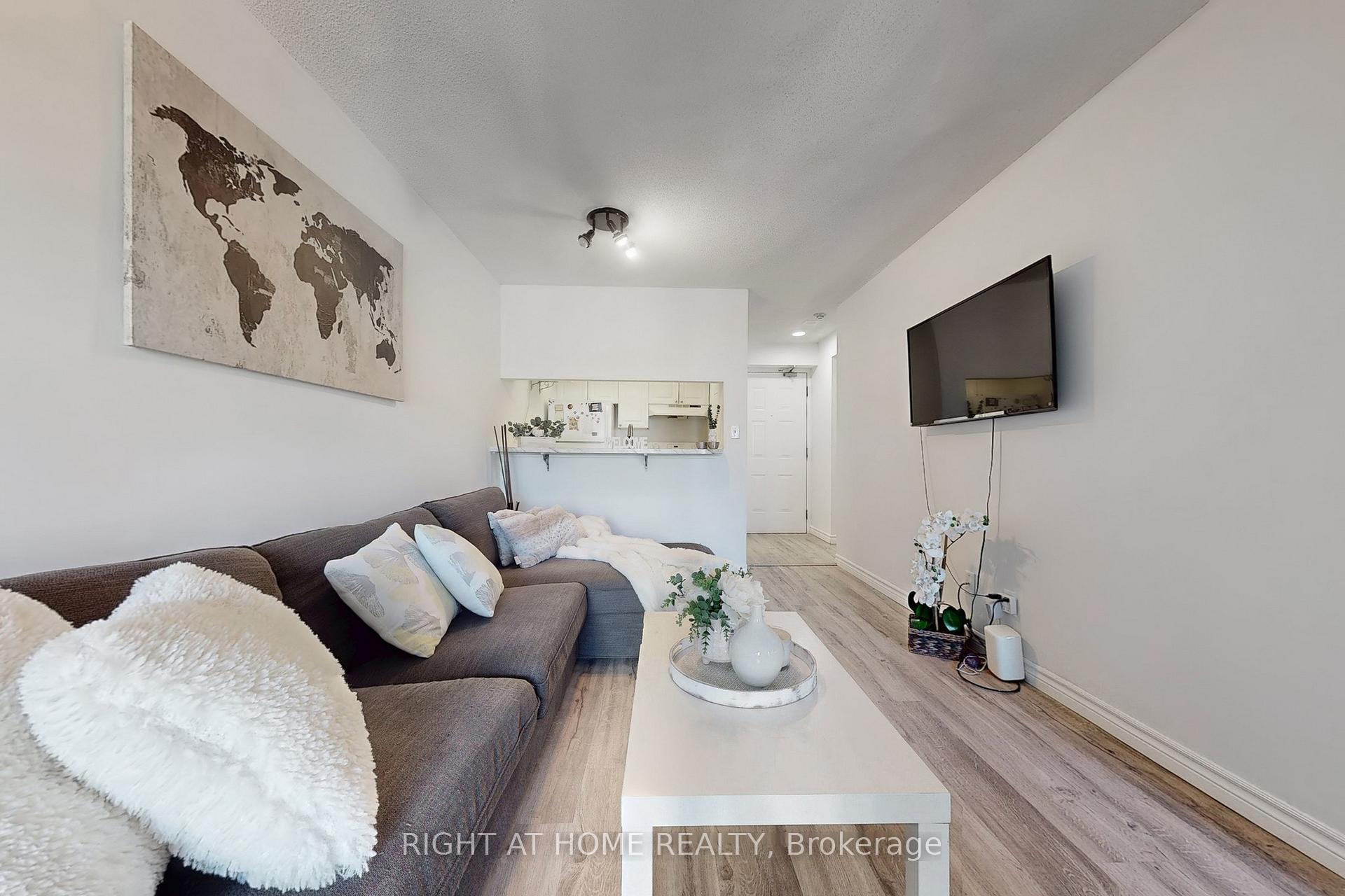 Photo 5 of Unit 705, 222 The Esplanade Avenue, Toronto, Waterfront Communities — HOMEH