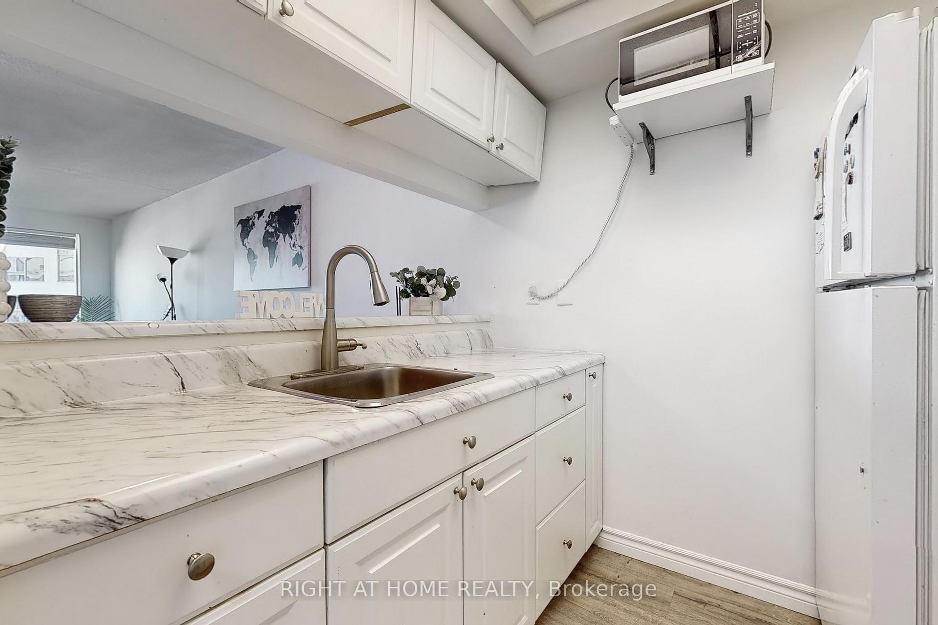 Photo 9 of Unit 705, 222 The Esplanade Avenue, Toronto, Waterfront Communities — HOMEH