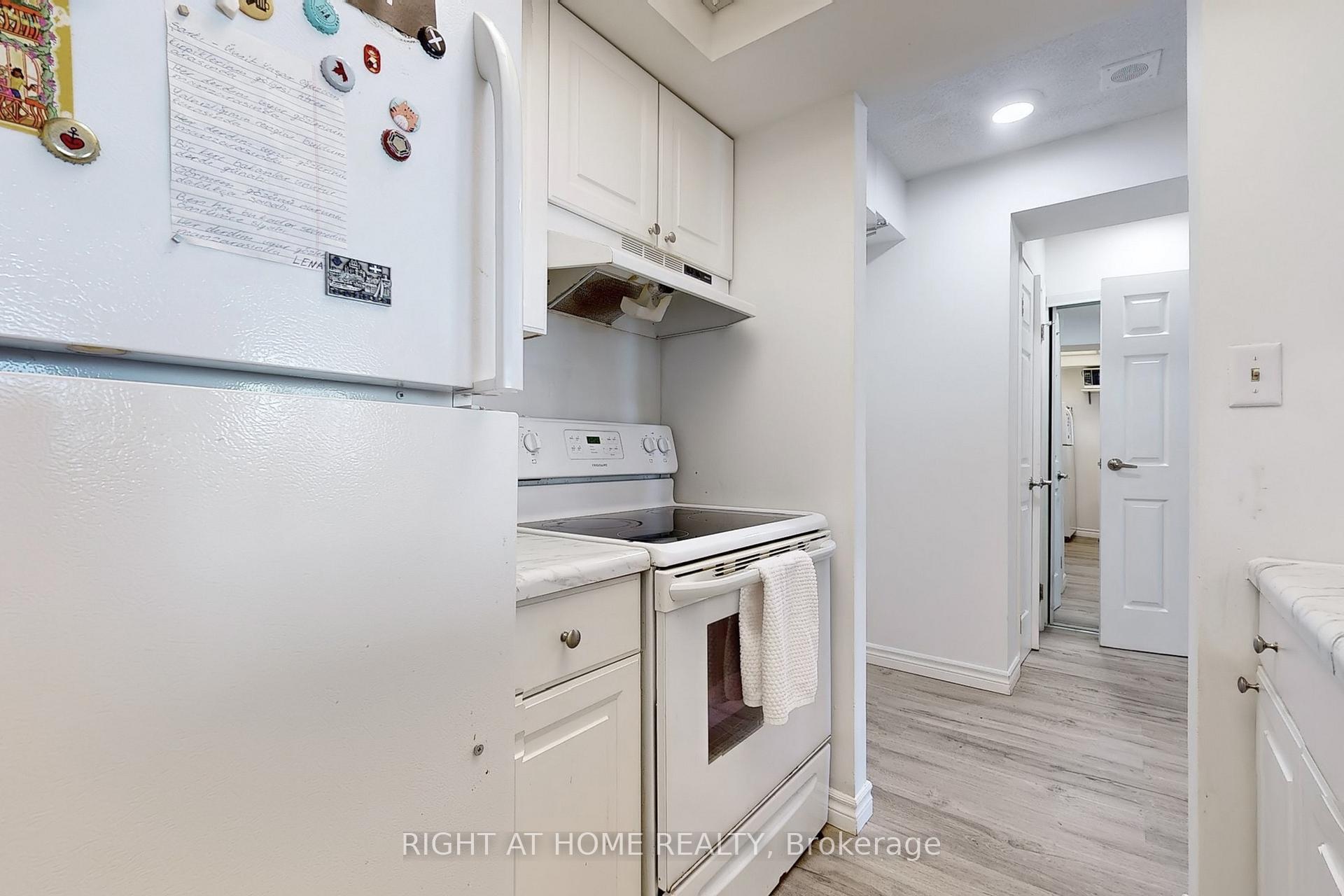Photo 10 of Unit 705, 222 The Esplanade Avenue, Toronto, Waterfront Communities — HOMEH