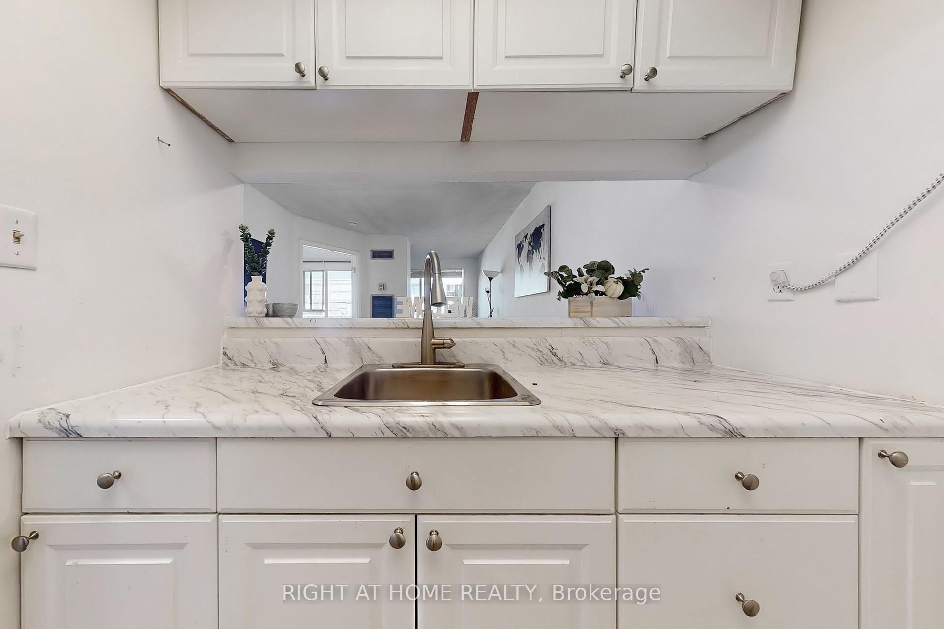 Photo 11 of Unit 705, 222 The Esplanade Avenue, Toronto, Waterfront Communities — HOMEH