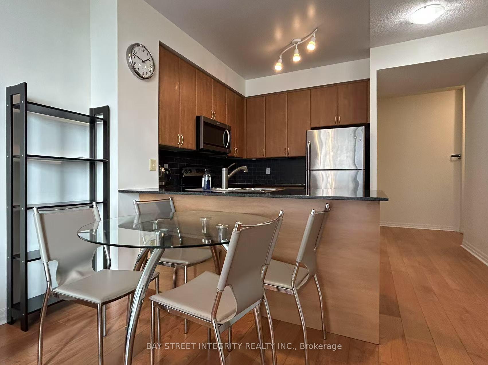 Photo 6 of Unit 1211, 225 Webb Drive, Mississauga, City Centre — HOMEH