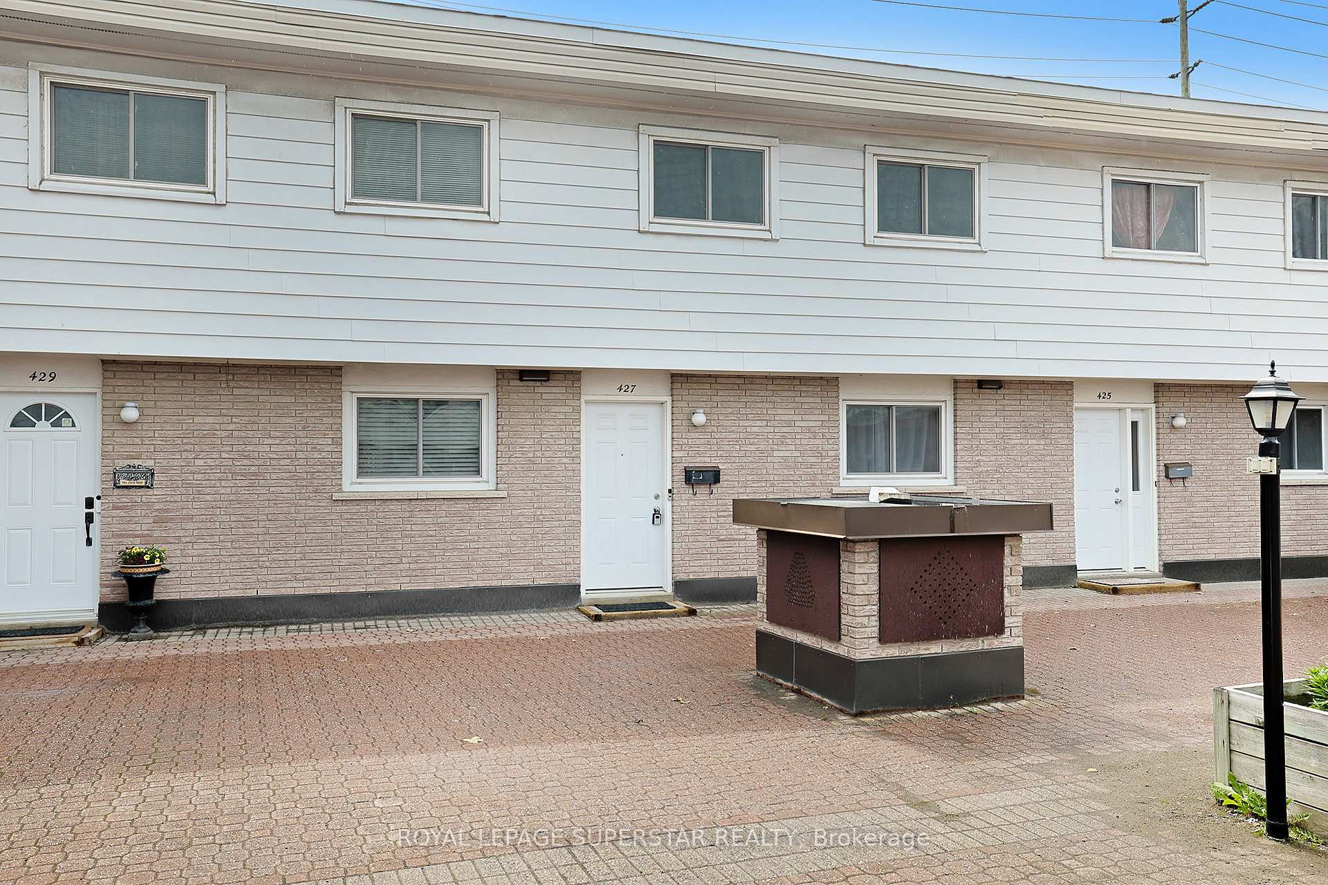 Photo 3 of Unit 25, 427 Moodie Drive, Ottawa, Bells Corners — HOMEH