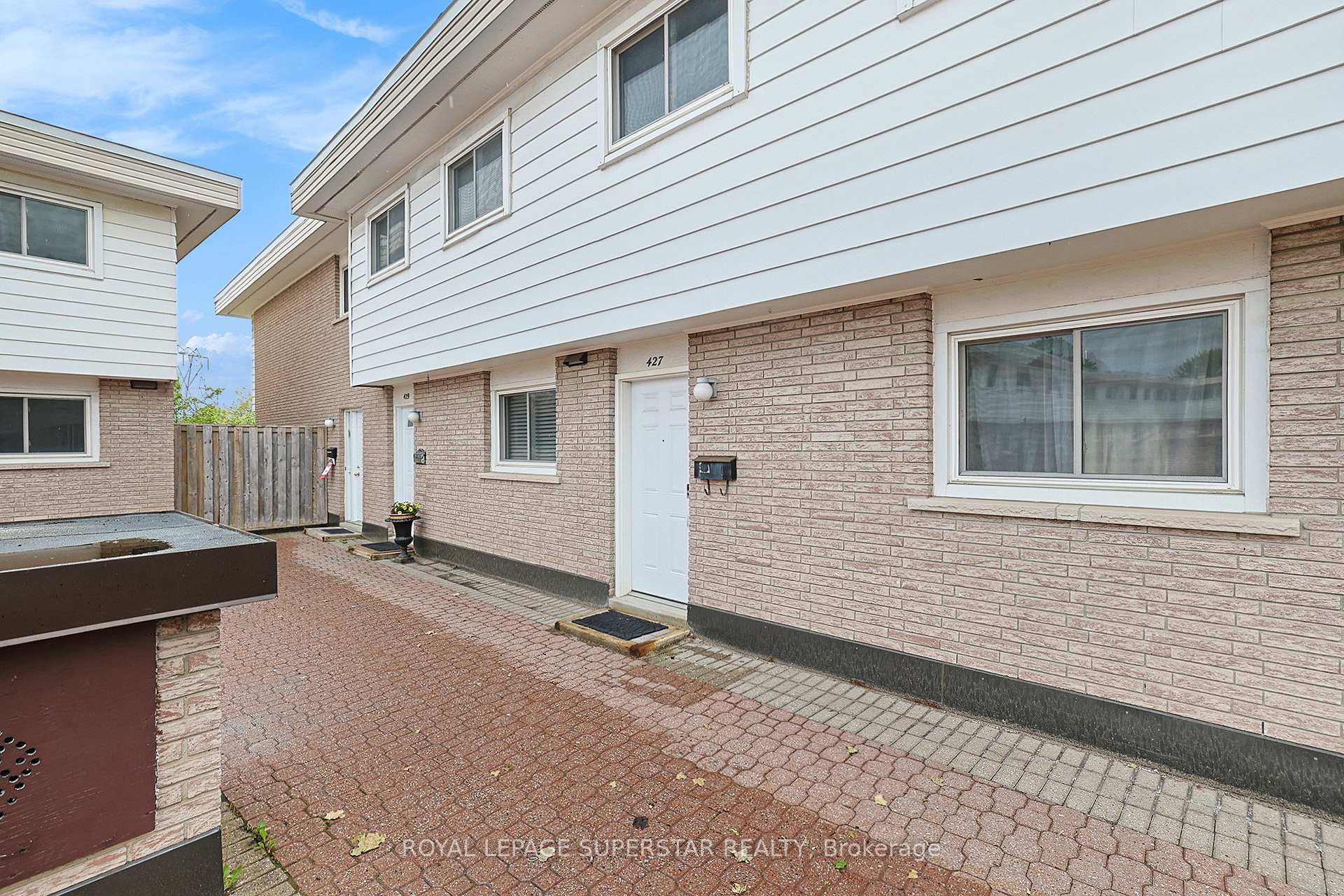 Photo 4 of Unit 25, 427 Moodie Drive, Ottawa, Bells Corners — HOMEH