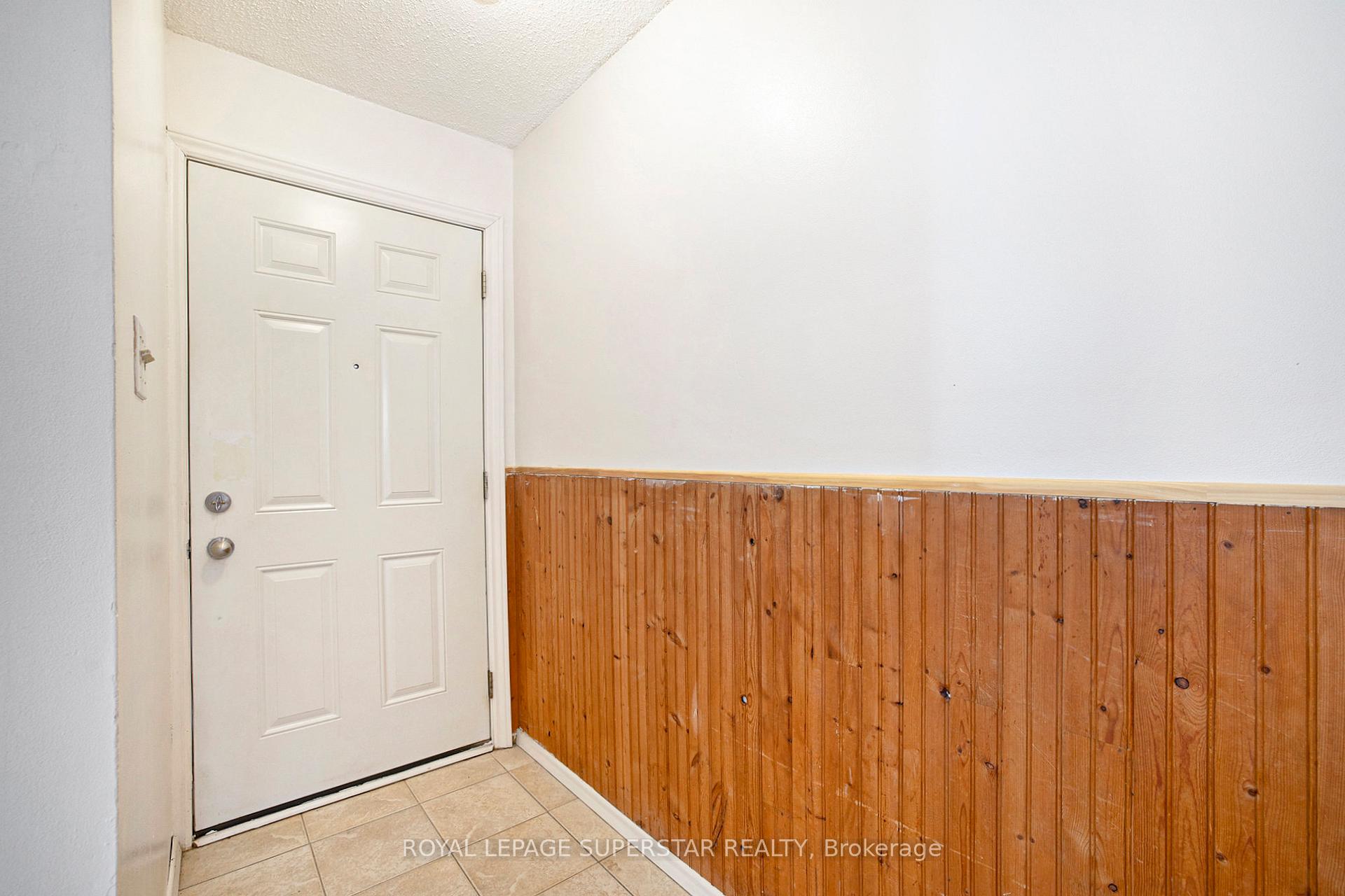 Photo 5 of Unit 25, 427 Moodie Drive, Ottawa, Bells Corners — HOMEH