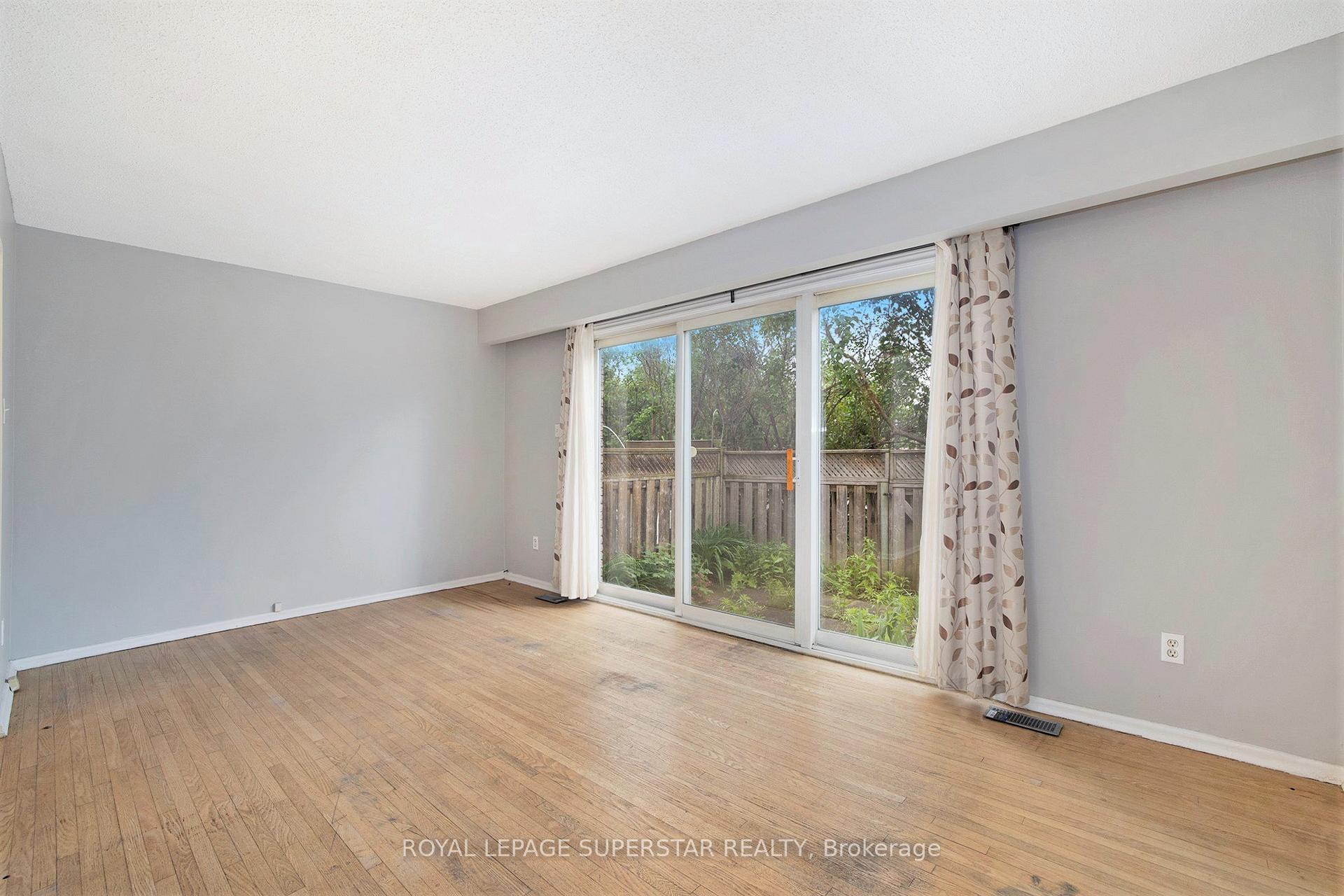 Photo 7 of Unit 25, 427 Moodie Drive, Ottawa, Bells Corners — HOMEH