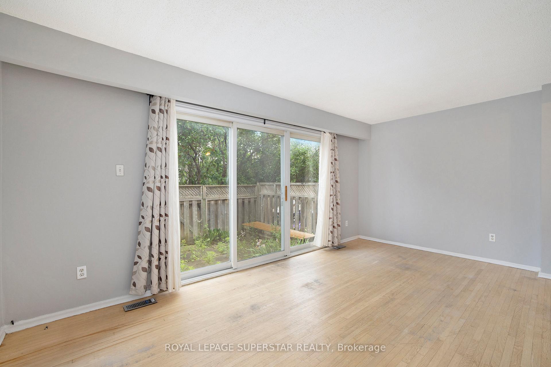 Photo 9 of Unit 25, 427 Moodie Drive, Ottawa, Bells Corners — HOMEH