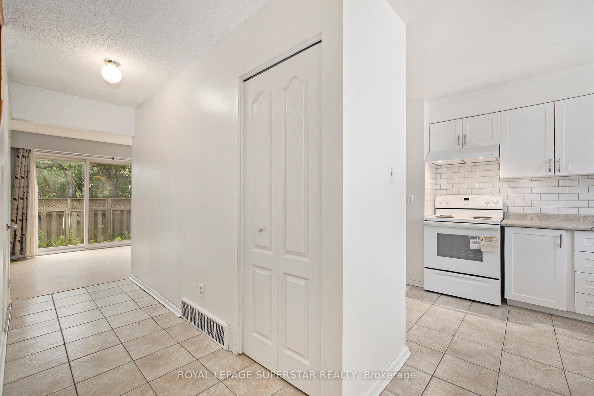 Photo 12 of Unit 25, 427 Moodie Drive, Ottawa, Bells Corners — HOMEH