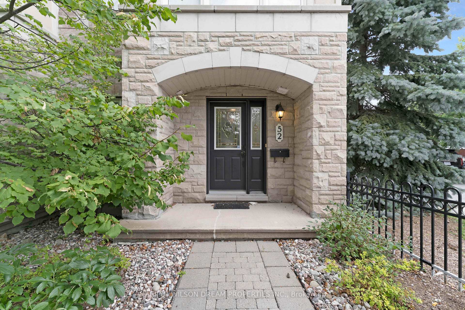 Photo 3 of 52 Metropole Private, Ottawa, Westboro North — HOMEH