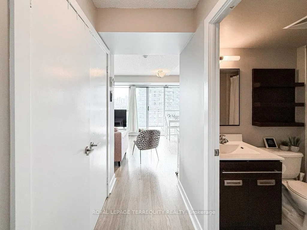 Photo 6 of Unit 1901, 100 Western Battery Road, Toronto, Niagara — HOMEH