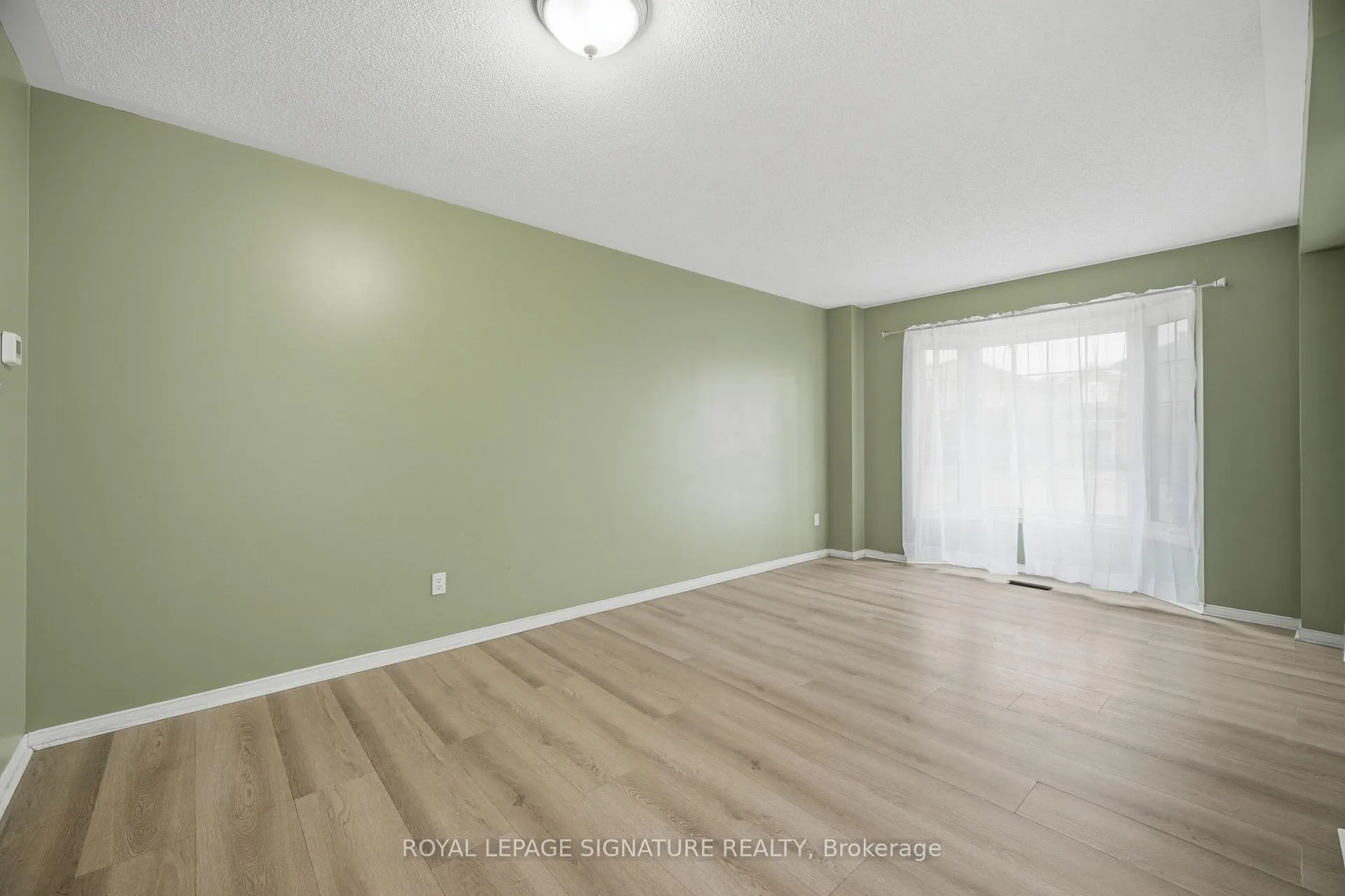 Photo 9 of 19 Silverbell Court, Brampton, Fletcher's Meadow — HOMEH