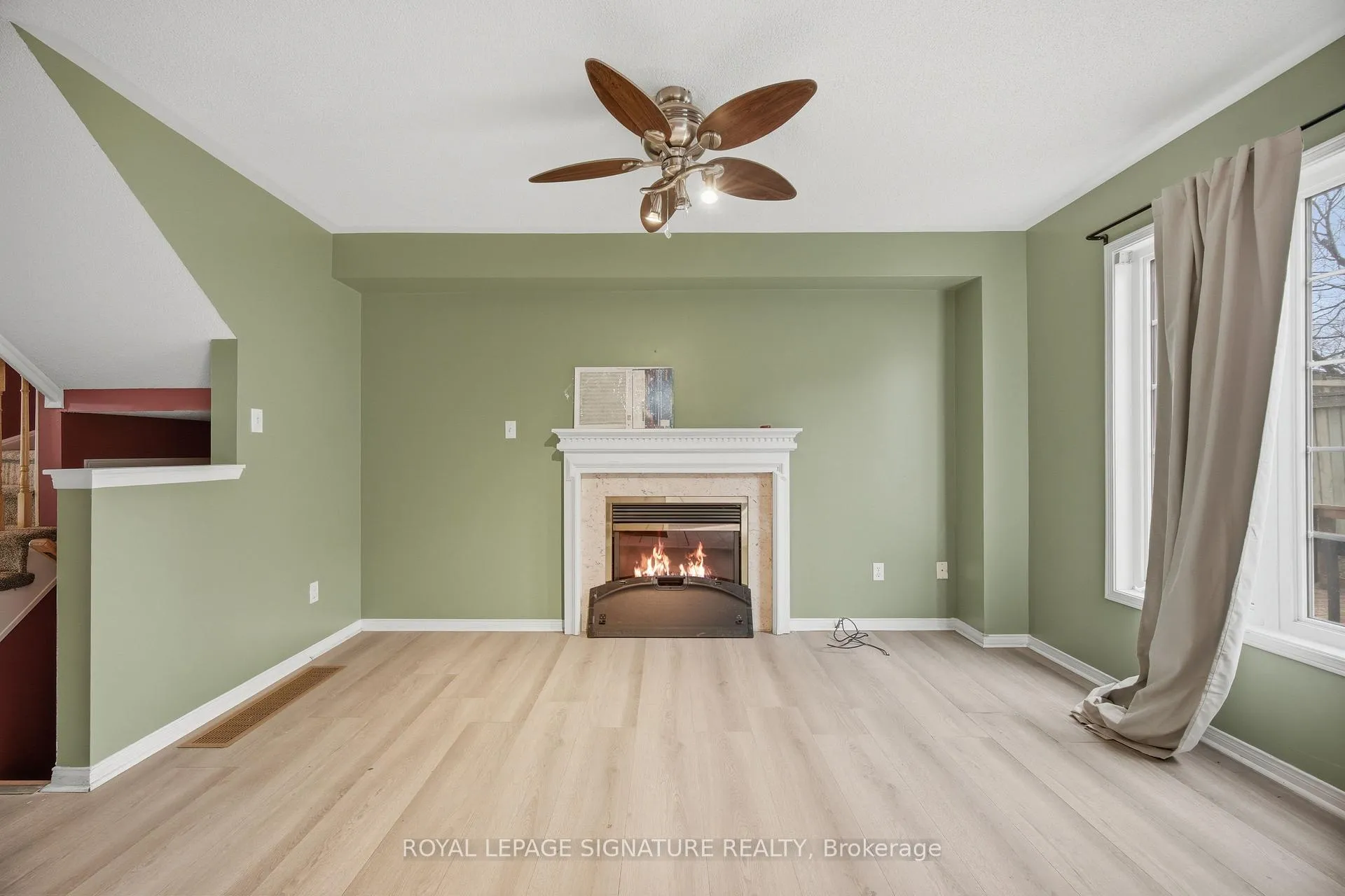 Photo 21 of 19 Silverbell Court, Brampton, Fletcher's Meadow — HOMEH